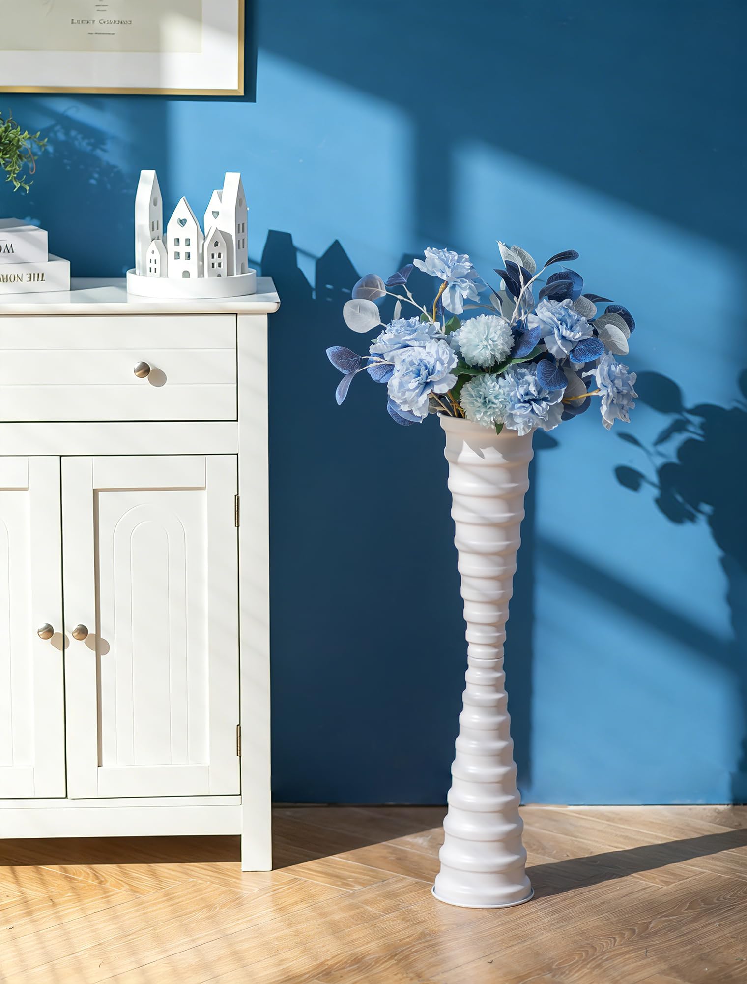 Sziqiqi Vaso da Terra Alto Bianco: 66cm Grande Vaso Alto in Metallo Resistente Facile da Pulire con Base Zavorrata – Vasi Snello Pavimento per Stile Moderno Ideale per Angolo Soggiorno o Interni