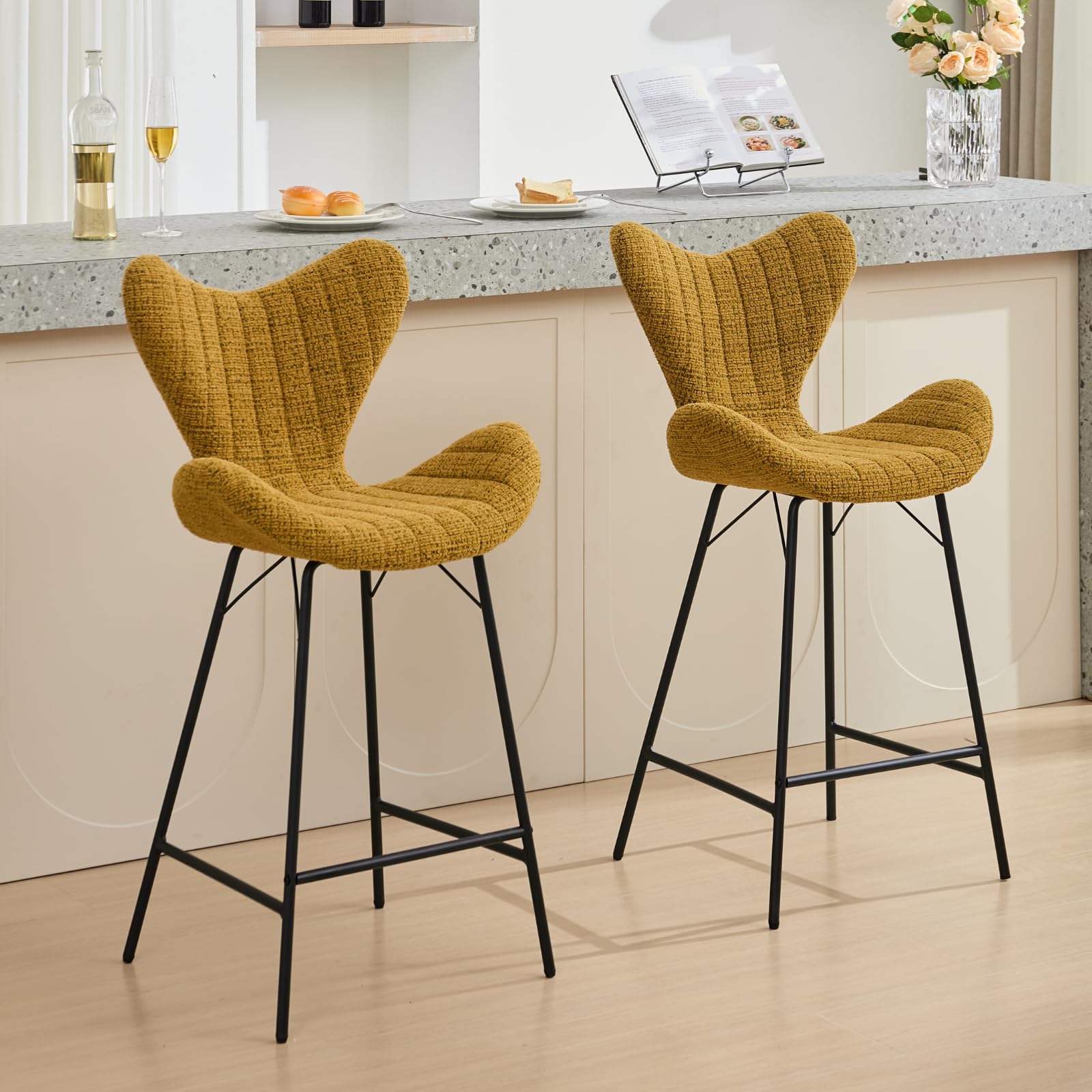 Lot de 2 Tabourets de Bar en Chenille Moderne Tabourets Hauts avec Pieds en Métal Chaises de Bar avec Dossier Unique pour Cuisine, Jaune