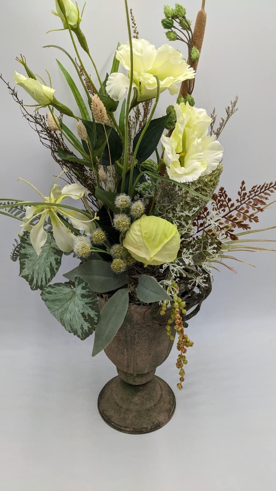 Herbstgesteck Herbstdeko Blüten Hopfen Farn Gräser gelb grün im Pokal