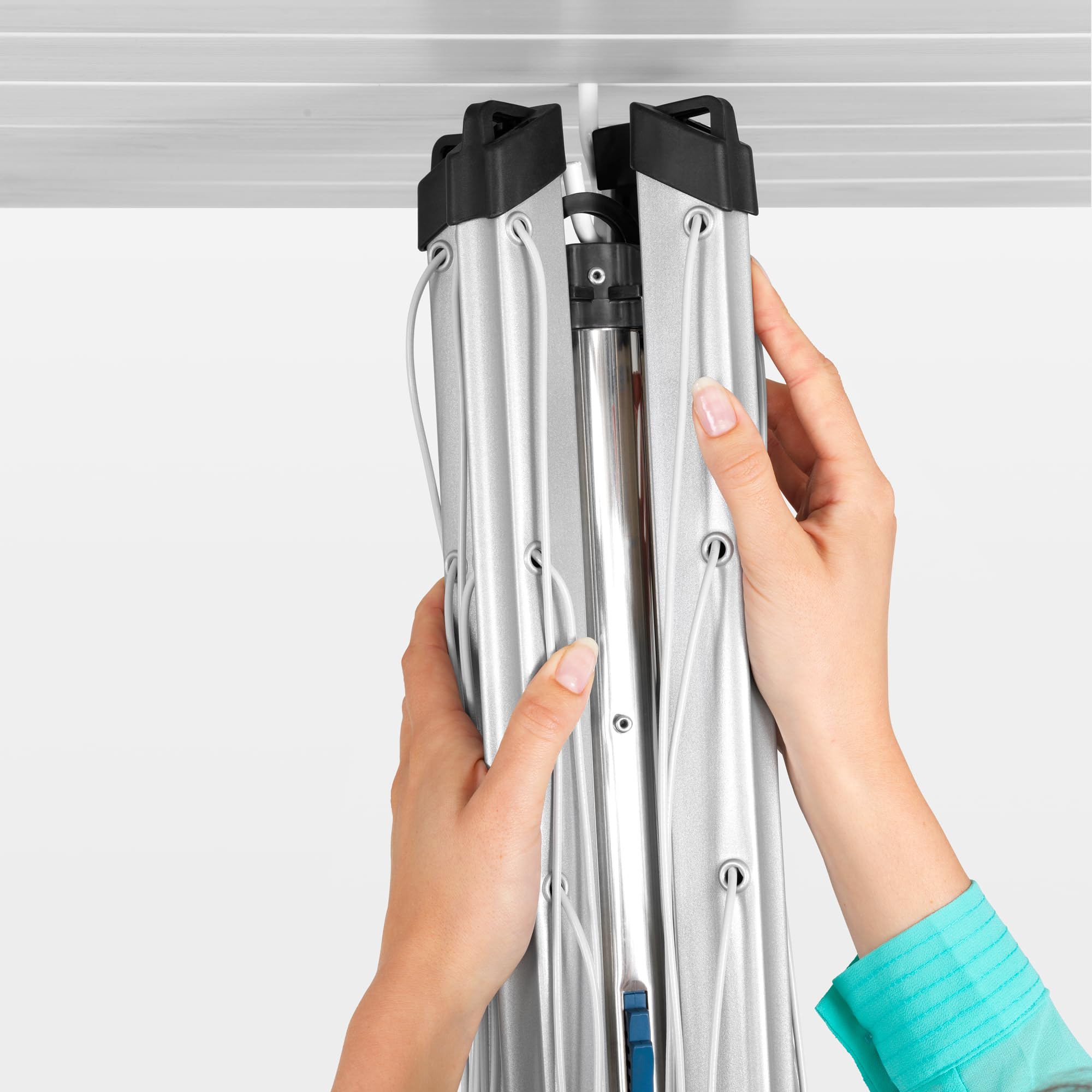Brabantia - Séchoir Rotatif Essential - Etendoir Linge Extérieur - Antidérapantes - Résistantes aux UV, 30 m - Ouverture Facile - Compatible avec Les Cintres - Gris Métallique - ø 271cm