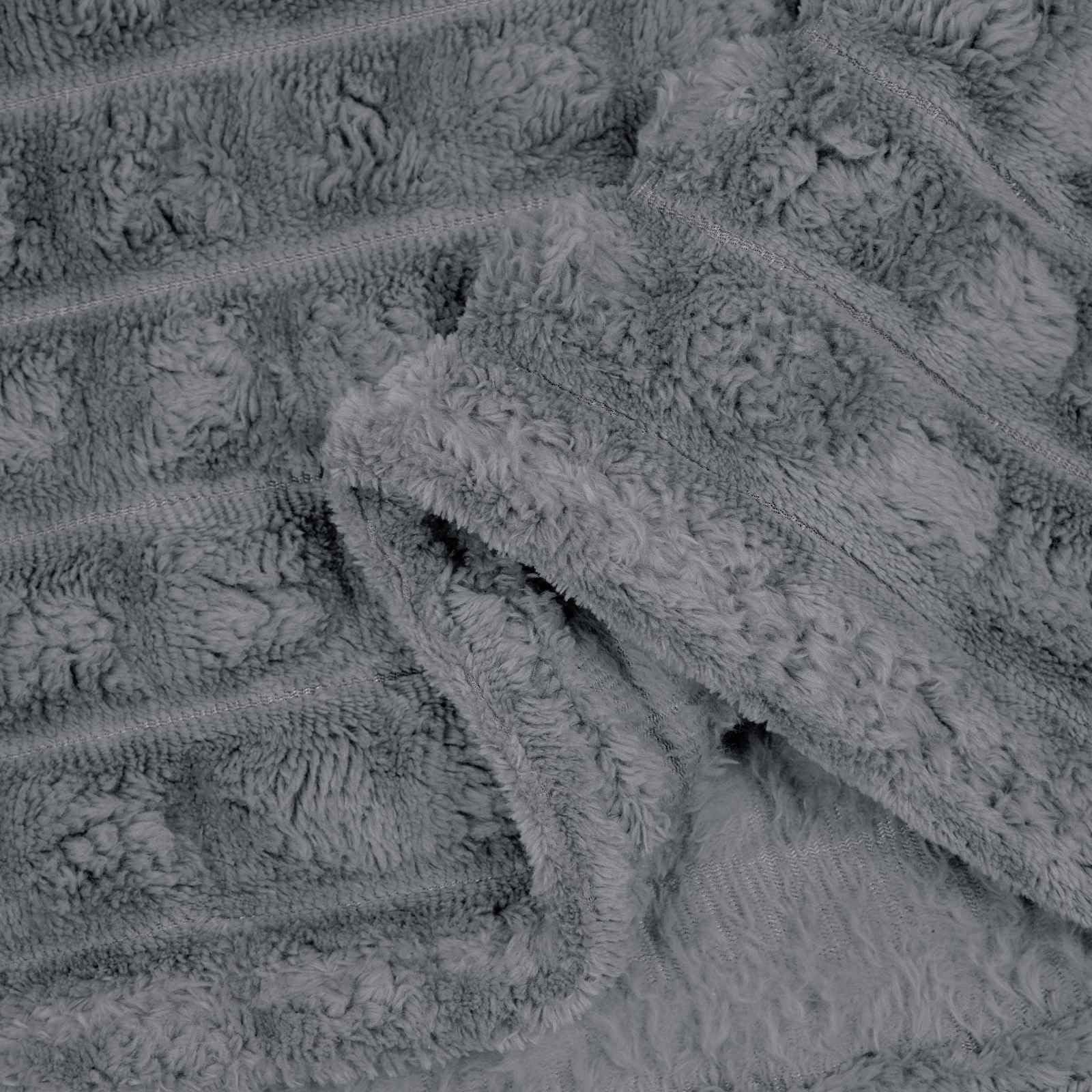 Dunkelgraue Überwurfdecke 240 x 220 cm aus weichem Fleece für Wohnzimmer Schlafzimmer, leicht, atmungsaktiv, vielseitig, langlebig, ideal für kalte Tage, gemütliche Wohn-Deko