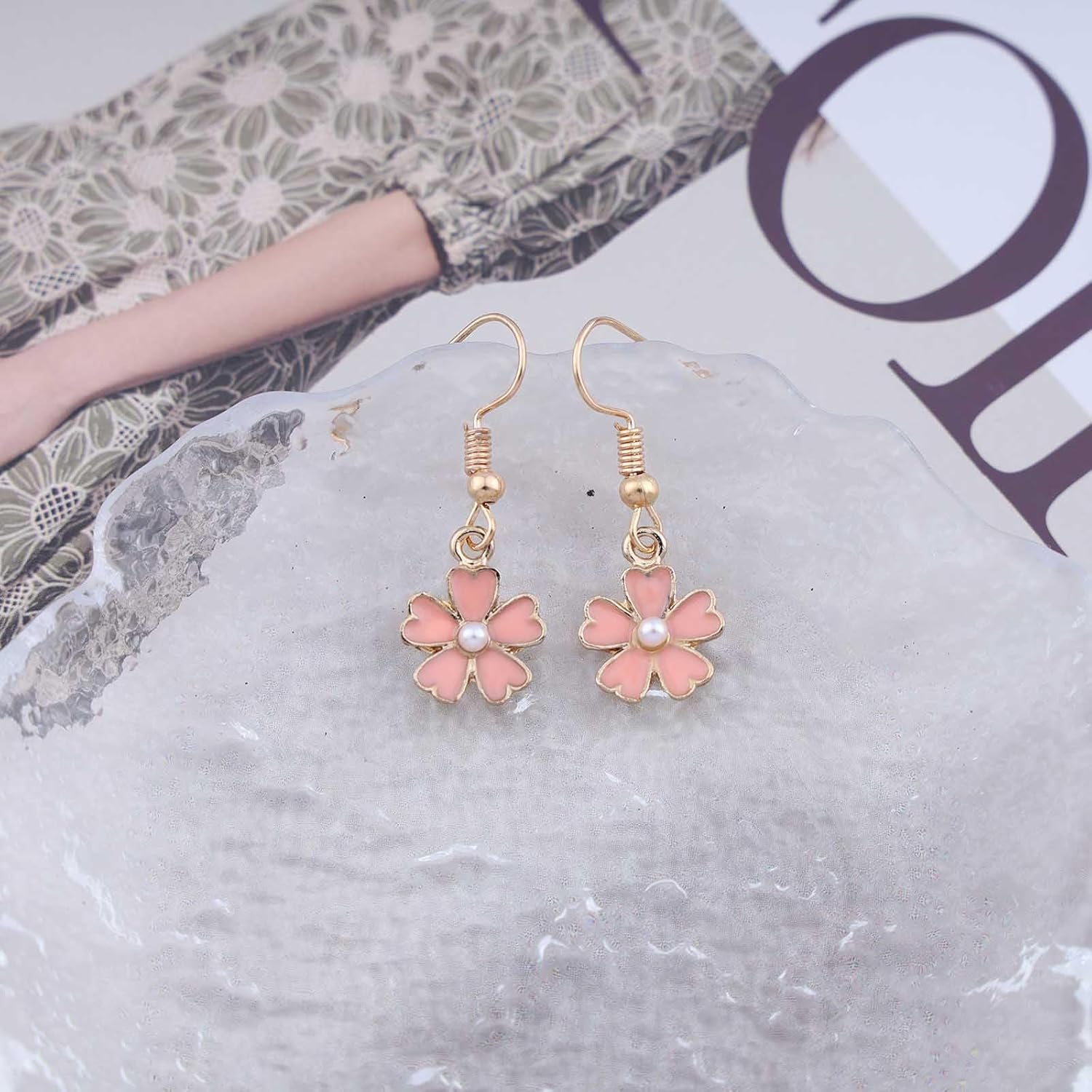 Andelaisi Boho Daisy Flower Drop Earrings Gold Sunflower Dangle Earrings Vintage Flower Pearl Earrings Minimalist Daisy Hook Earrings Jewelry for Women - Image 4