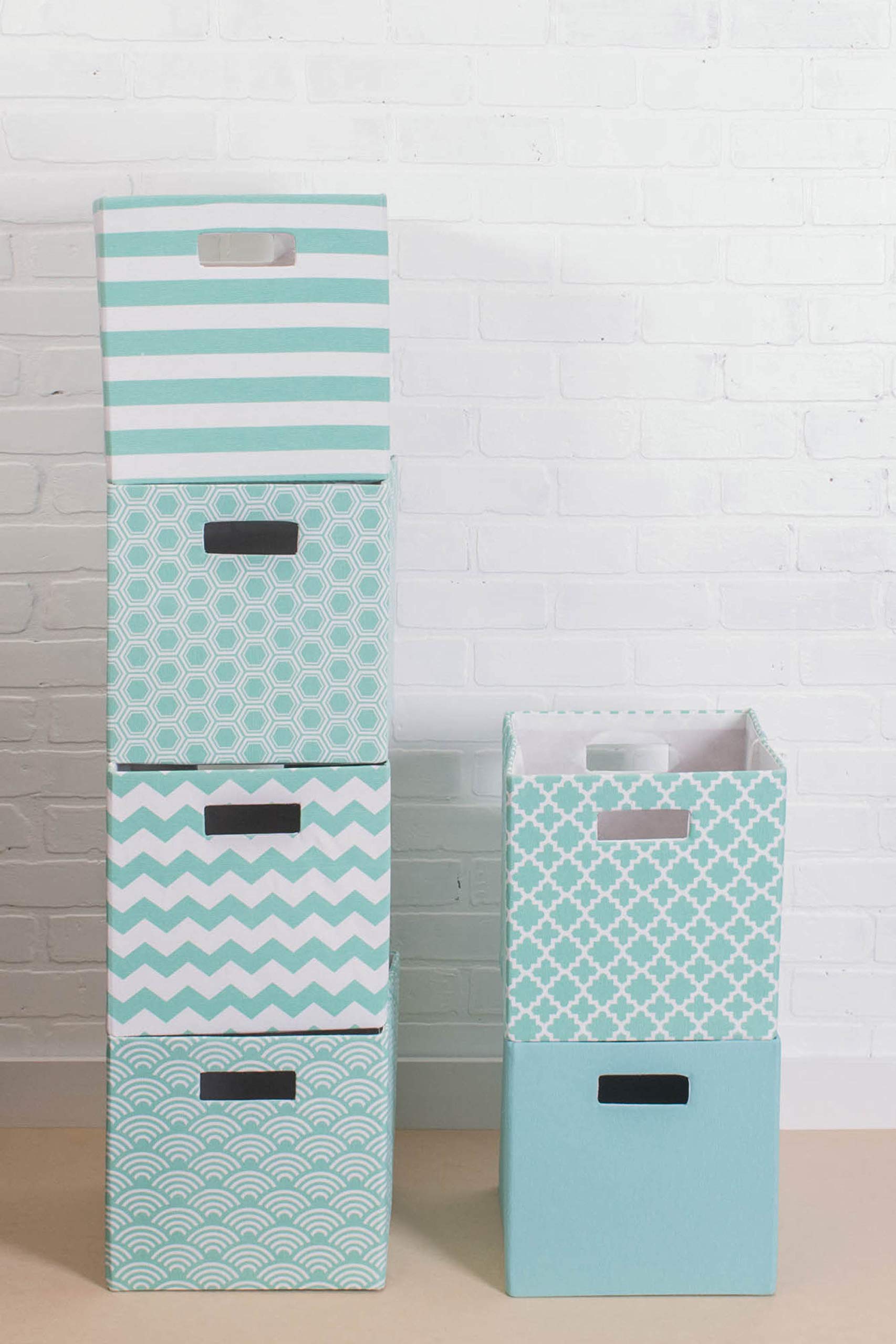 DII Design Imports Polyester Cube Chevron Aqua Square