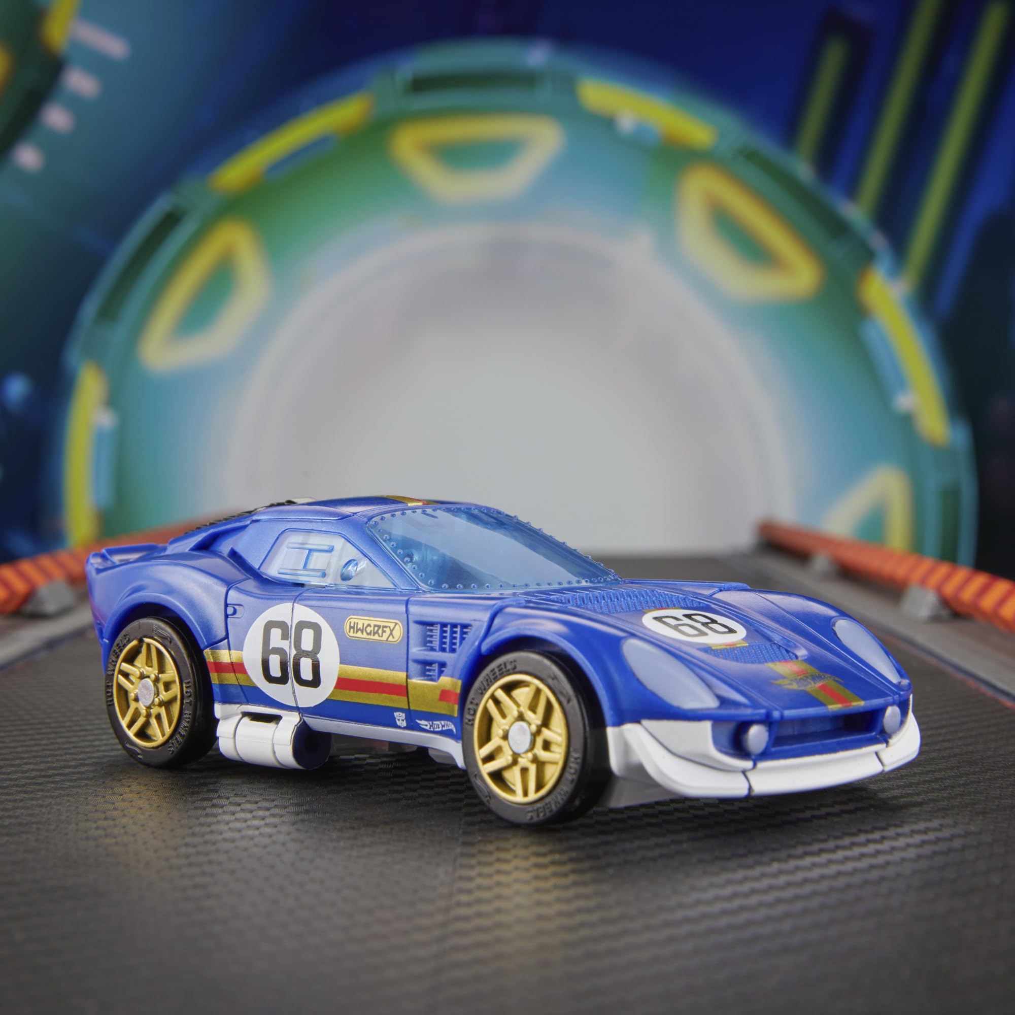 Transformers Collaborative Hot Wheels® / Transformers El Segundo Coupé, 12,5-centymetrowa figurka robota klasy Deluxe, przekształca się w wyścigówkę, wiek: od 8 lat