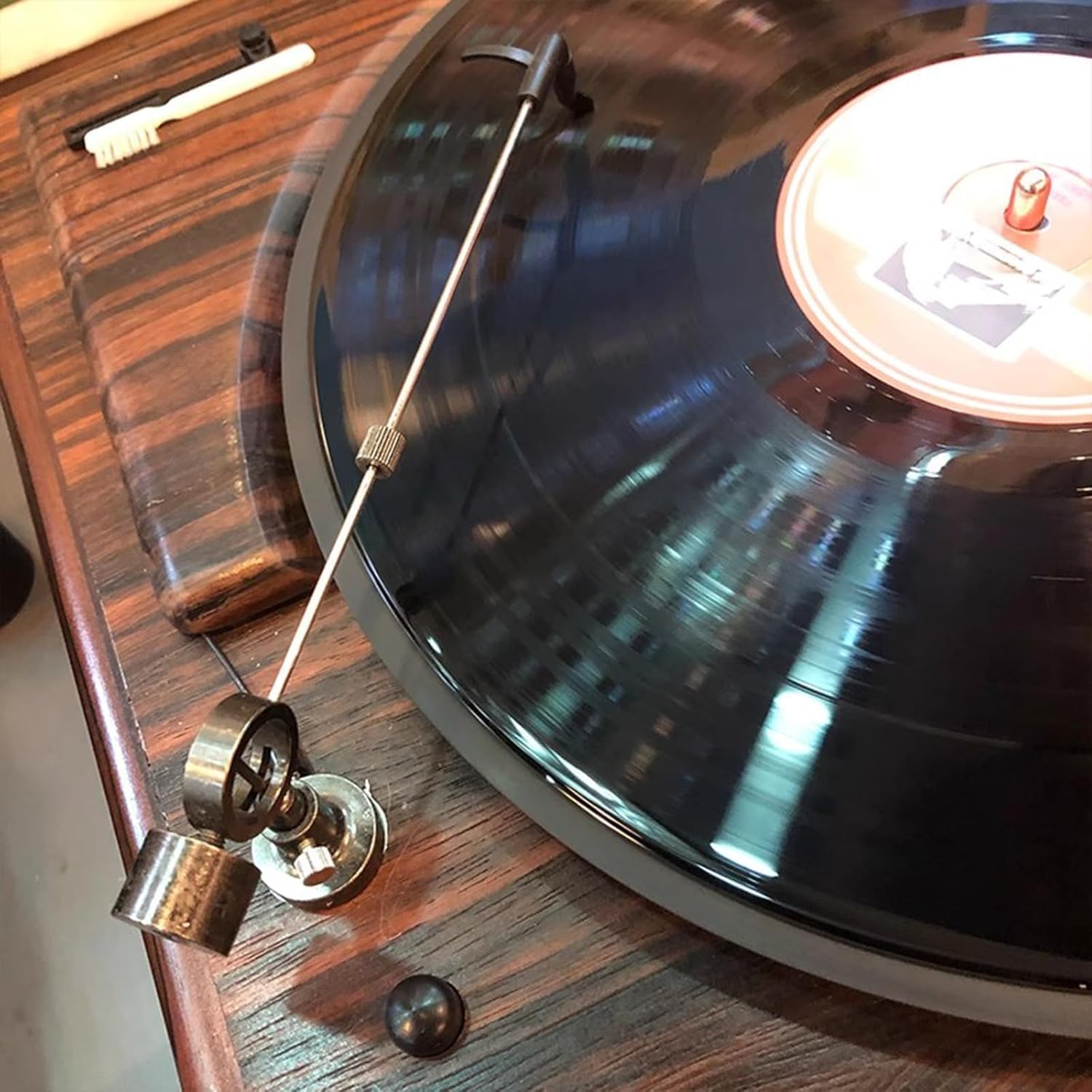 Spazzole per La Pulizia di Dischi in Vinile Hi-Fi, Spazzola Antistatica per Dischi, Altezza Regolabile da 4,5 A 6 Cm, Pulisce Il Disco Durante La Riproduzione, Dice Addio Ai Graffi