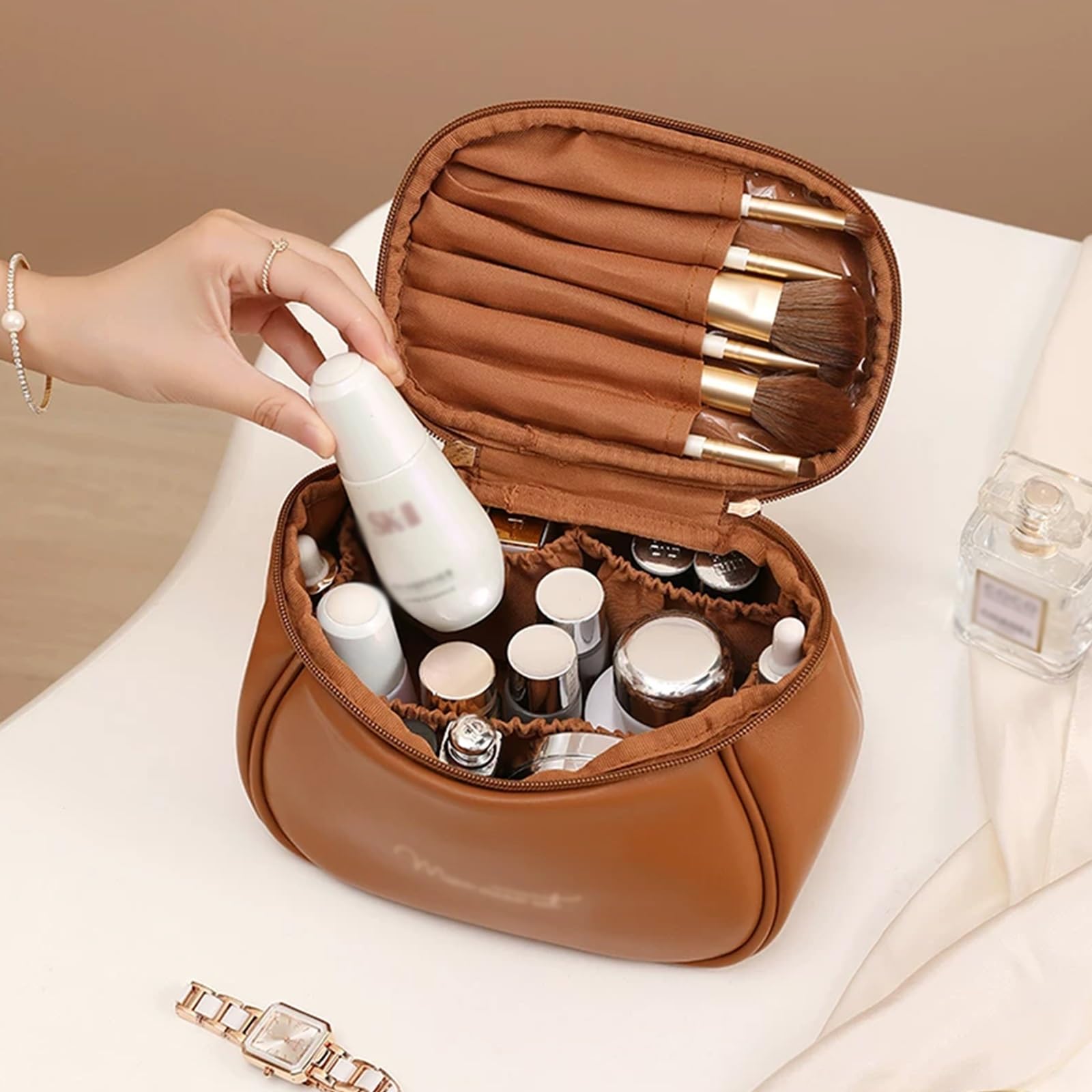 Beauty Case da Viaggio per Donna, Borsa da Toilette e Trousse Appendere, Ideale per Articoli Toilette, Accessori e Pennelli, Organizzazione Verticale, Struttura a Più Livelli(Pink)