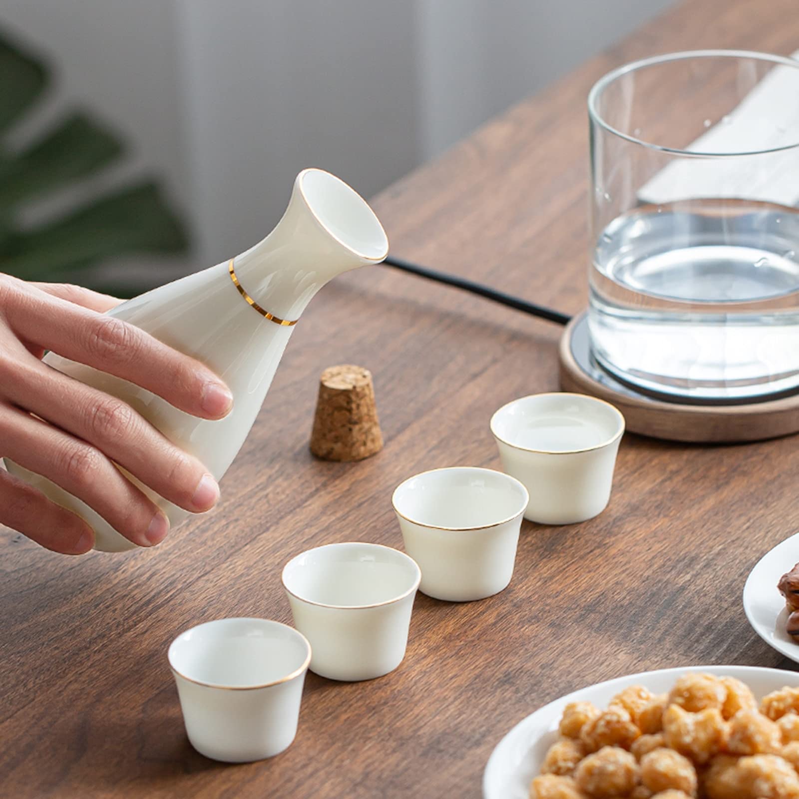Set per sake in ceramica, set per sake con scaldavivande, set tradizionale per saka caldo da 9 pezzi, inclusa 1 tazza riscaldante, 1 pentola per sake, 6 tazze per sake e base riscaldante elettrica