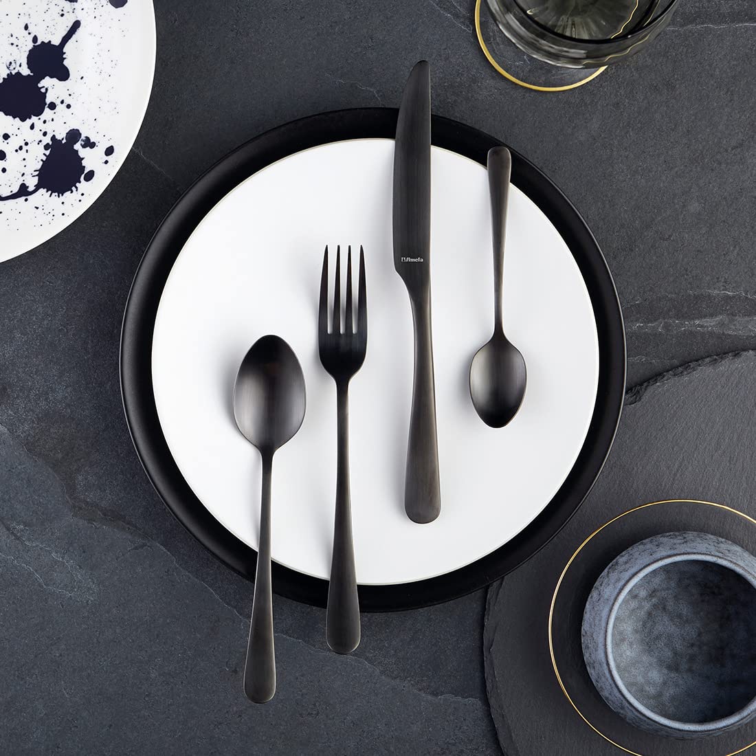 Amefa AUSTIN SCHWARZ | Besteckset 24-teilig | PVD-veredeltes schwarzes Besteck Set | farbigesTafelservice 18/0 Edelstahl rostfrei | Besteck Set 6 Personen | Besteck schwarz spülmaschinenfest