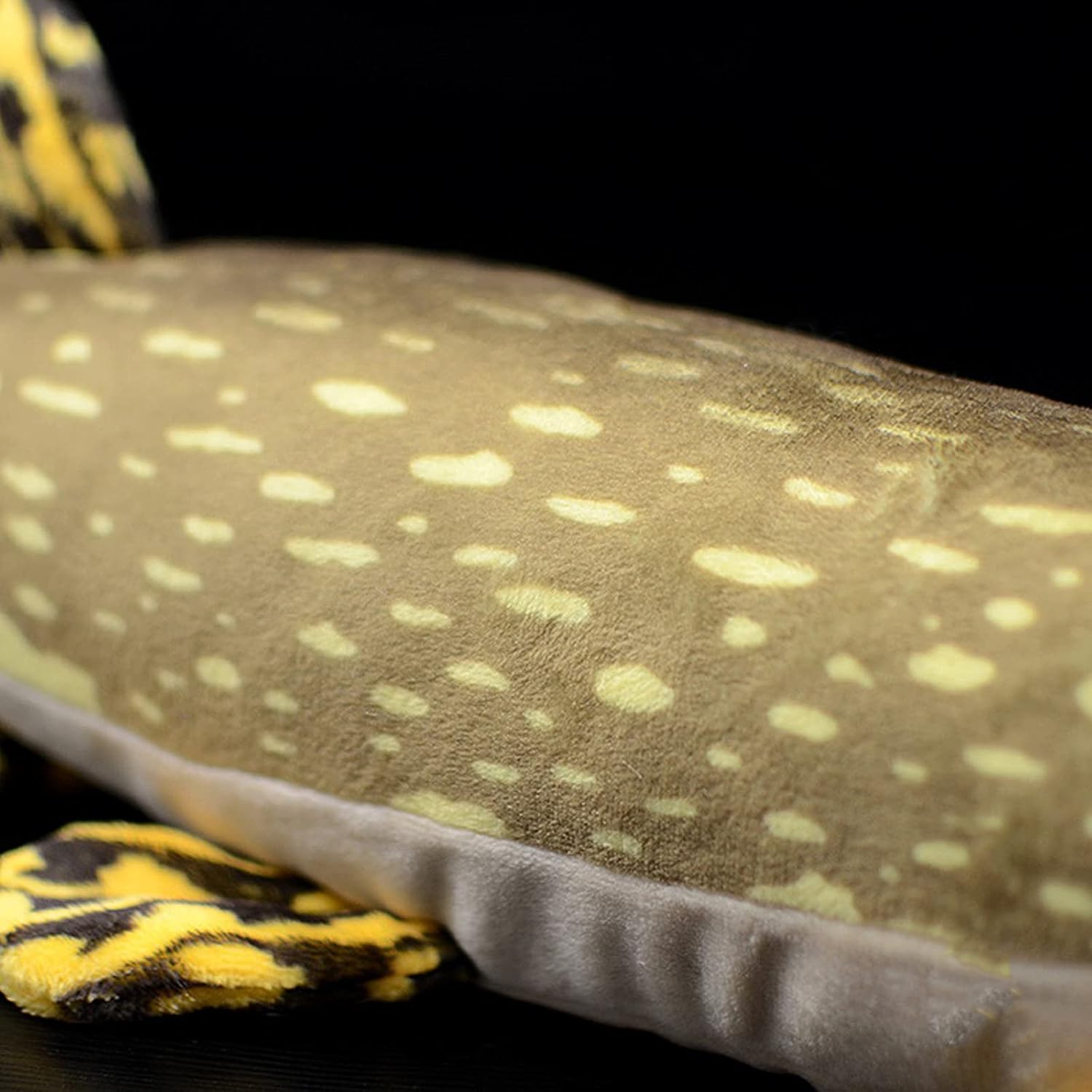 Realistic Northern Pike Fish Stuffed Plush Toy - Simulation 18.5” Lifelike Depth Ocean Animals Pike Plushie Toys Figur, Super Soft Sea Creatures Fish Model Plush Toy Gift Collection for Kids