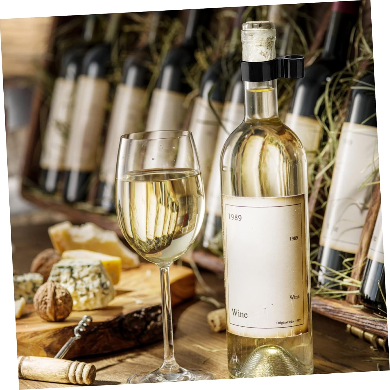 SECFOU 100pcs Single Bottle Holder Clips for Cake Candles Portable and Lightweight Clips for Bottles and Party Use Candle Holders for Events