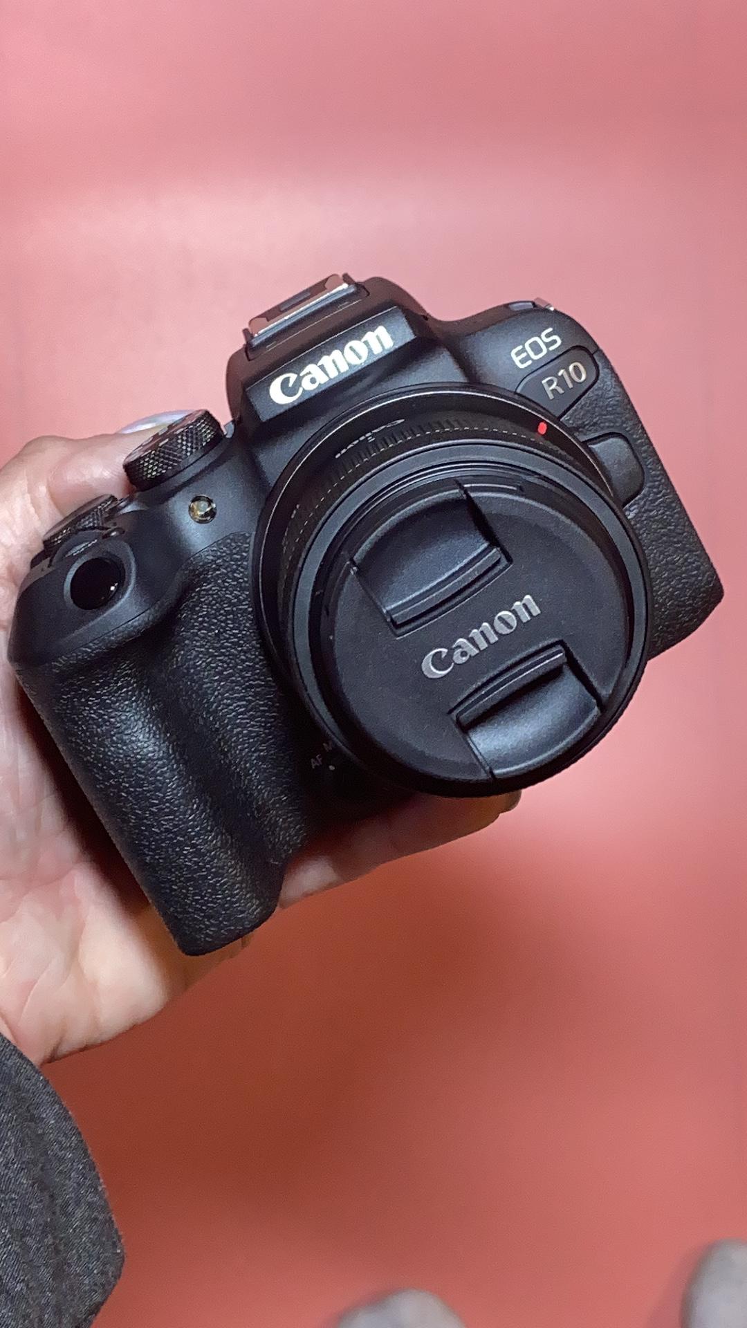 Watch Unboxing Canon EOS R10 RF-S 18-45mm STM Kit on Amazon Live