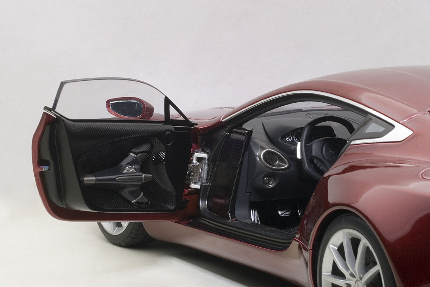 Amazon | AUTOart 1/18 アストンマーチン ONE-77 (ダーク・レッド
