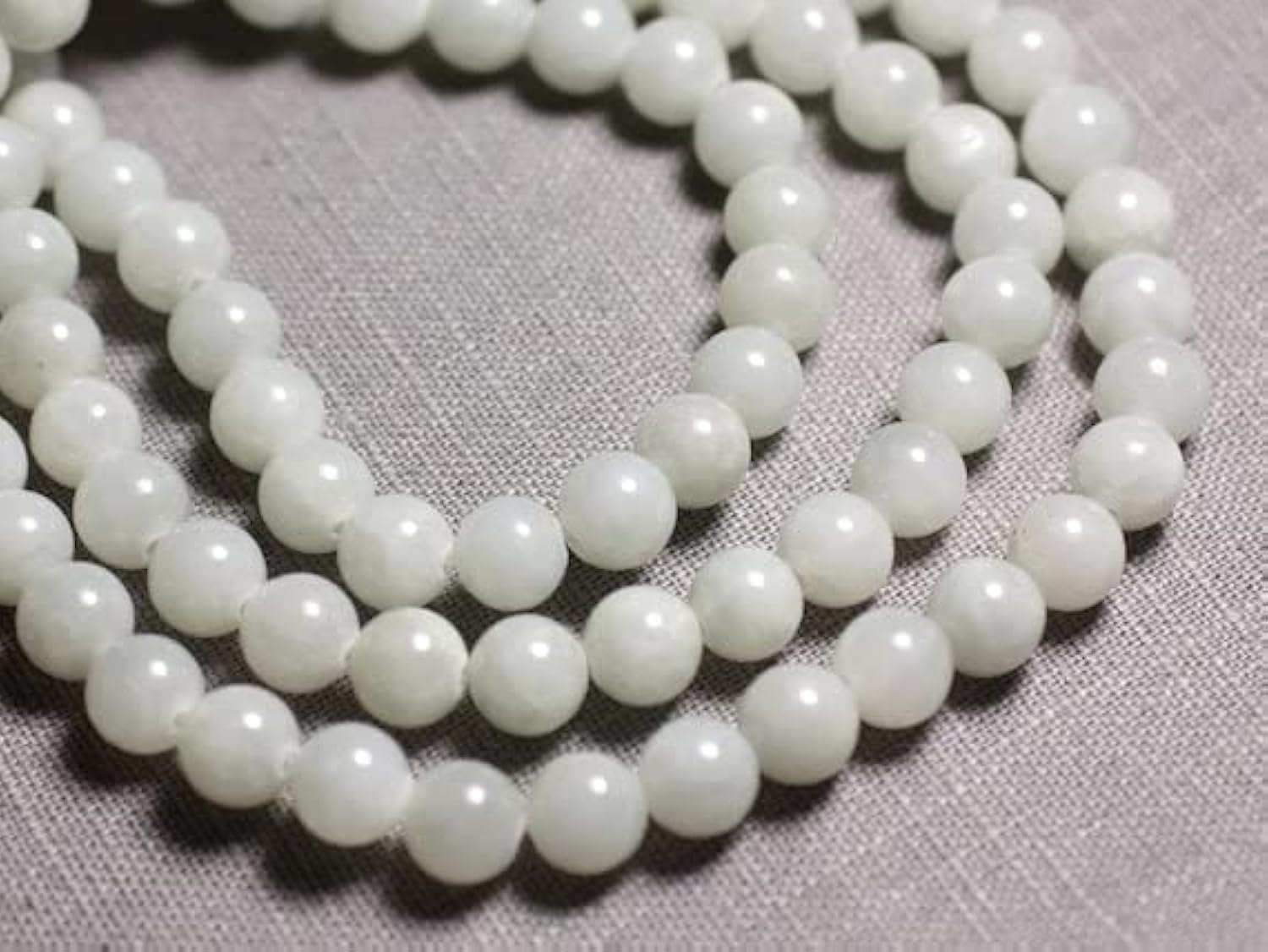 Perles de jade boules 8 mm sur fil 39cm pour concevoir vos bracelets personnalisés