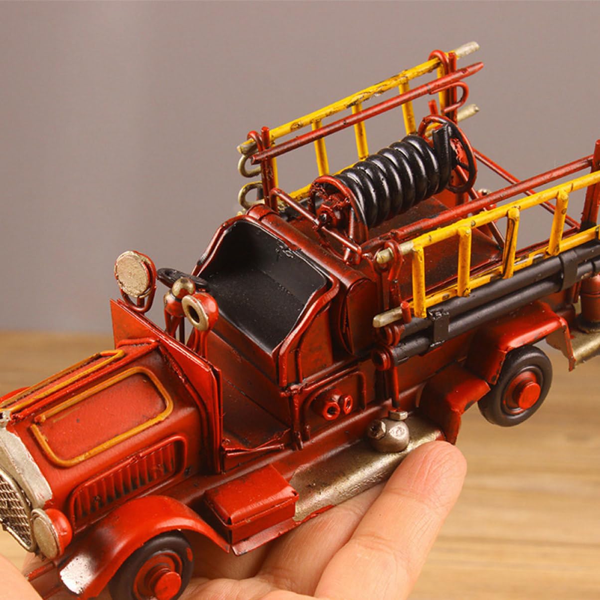 Feuerwehrauto aus Eisen als Heimdekoration Weihnachten Party Retro Modell