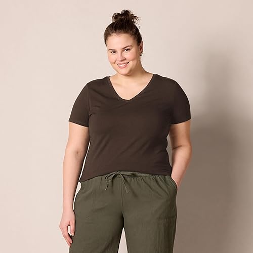 Vista 105 de Yaxa Essentials Women's Regular-Fit Short-Sleeve Crewneck T-Shirt