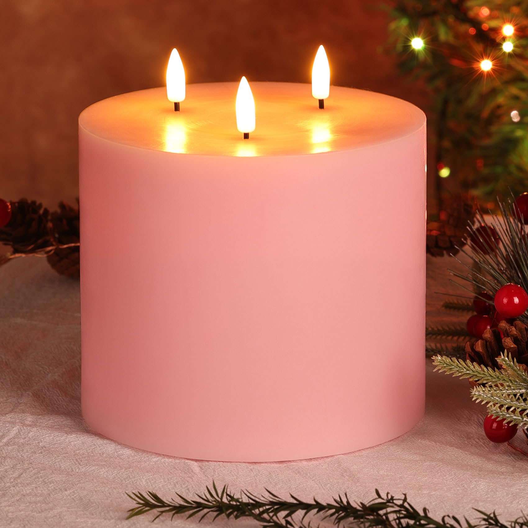 Flammenlose Stumpenkerze mit 3 Dochten und Fernbedienung, Rosa | 15,2 x 15,2 cm große flackernde LED-Kerze, 2 AA-Batterien betrieben, Echtwachs-Beschichtung, Heimdekoration, 1 Packung