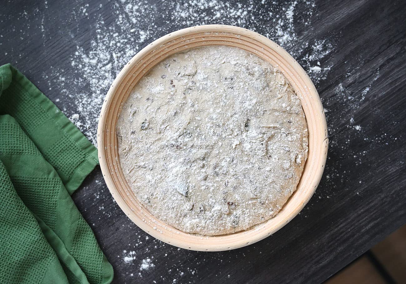 Rosenstein & Söhne Brot Backen Zubehör: 4er-Set Gärkörbe, Ø 25 & 30 cm, Abdecktücher, Gabel, Reinigungspinsel (Brotbackschale, Korb-Schale, Topf)