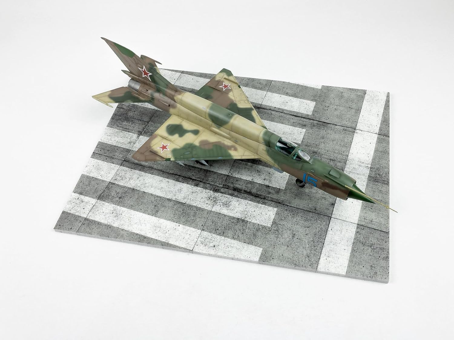 Red Fox DB-48001 1/48 3D Diorama Base Modern NATO Airfield Type 5 300x230mm image 4