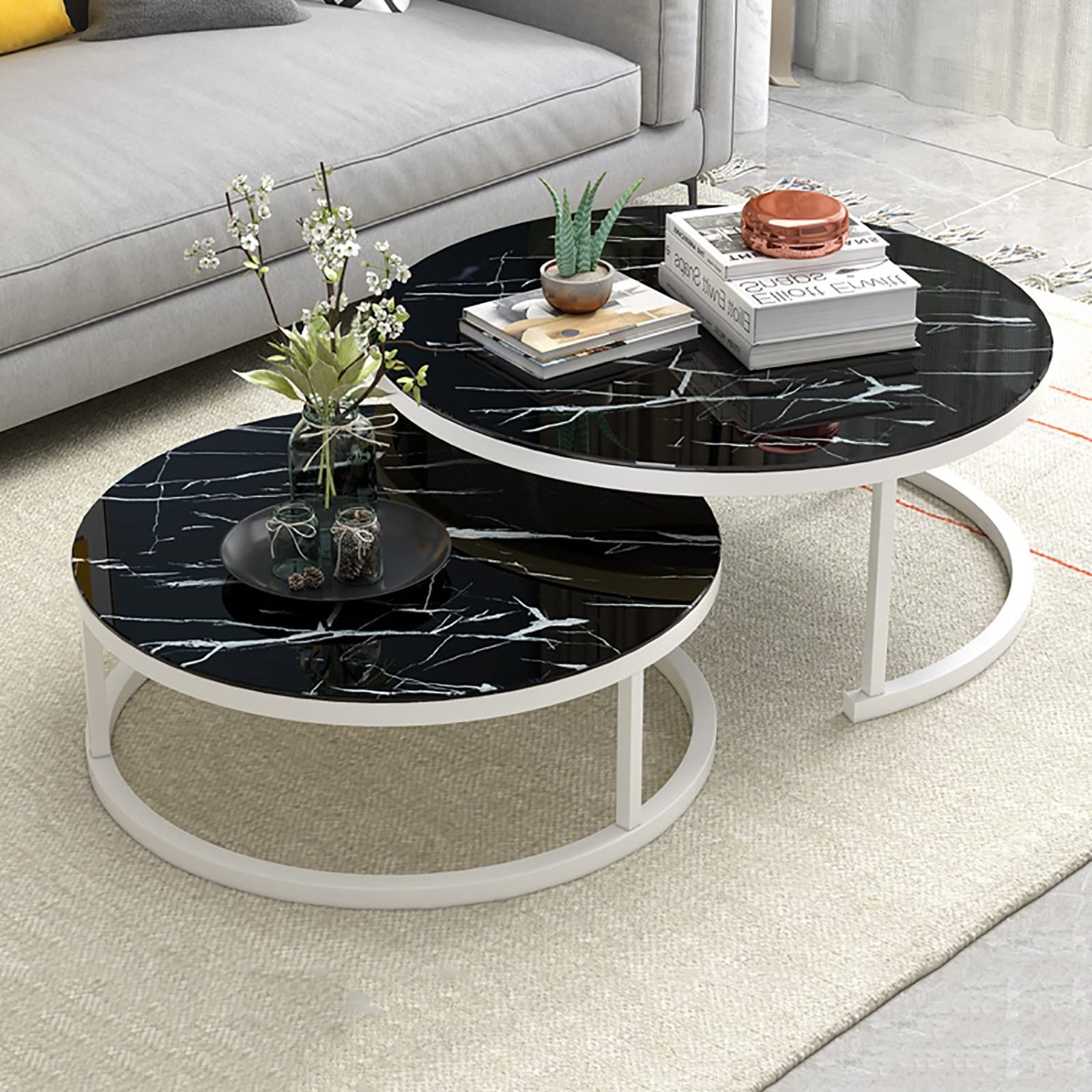 Table basse gigogne gain de place pour un salon moderne et chaleureux