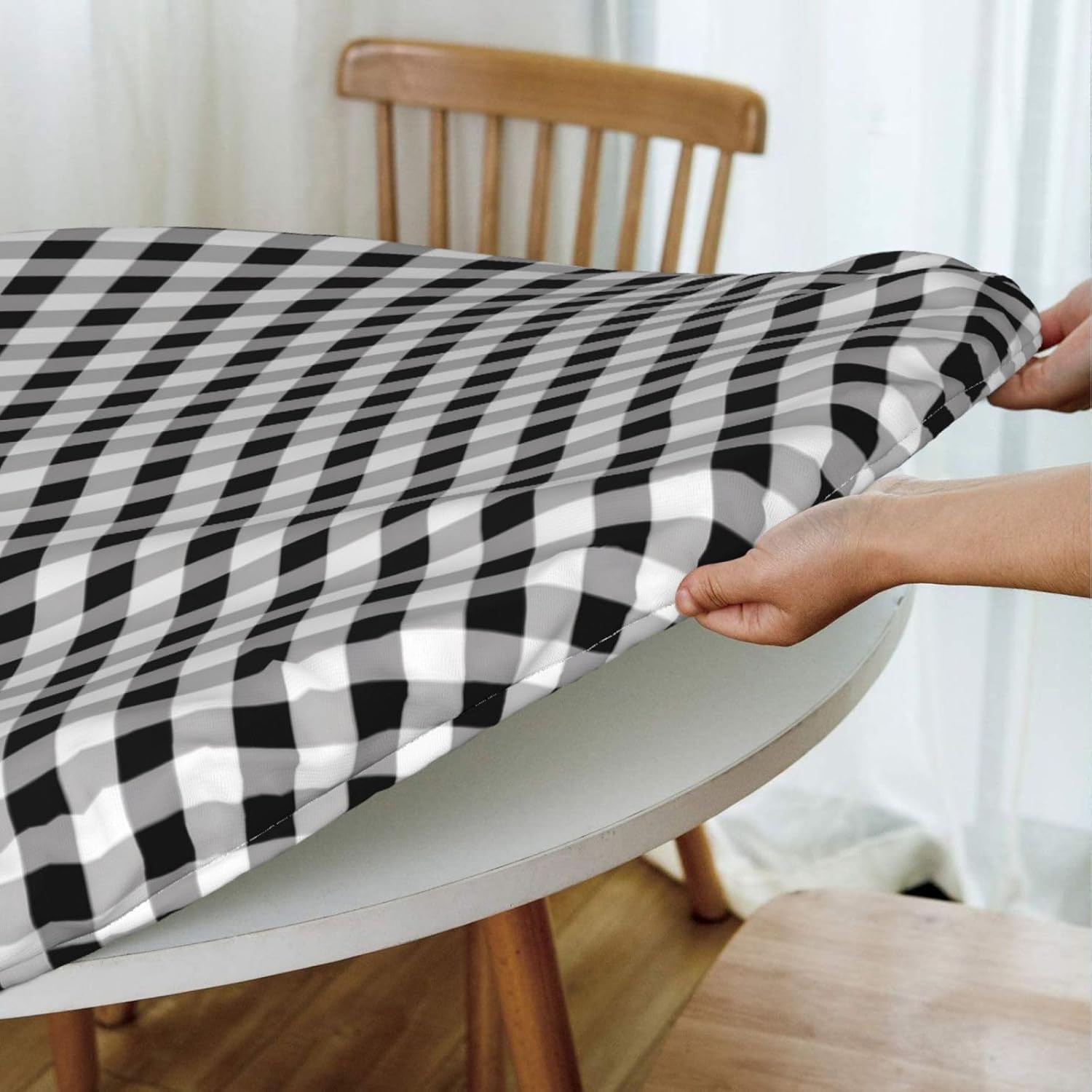 Round Fitted Tablecloth 54 Inch, White Black Buffalo Check Plaid Fitted Round Table Cover Elastic Edged Table Cover Waterproof Tabletop Cover Decorative Table Cover for Dining, Party, Buffet, Wedding