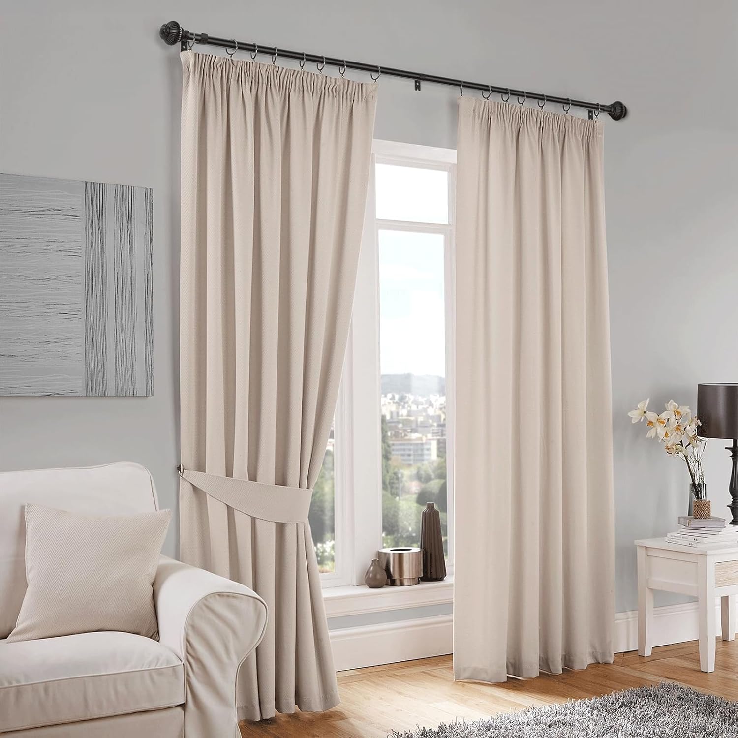 ブラックカーテンロッド、Windows 48~84インチ、1インチ装飾高耐久調節可能カーテンロッド、ランタンボールフィニアル付き、イ