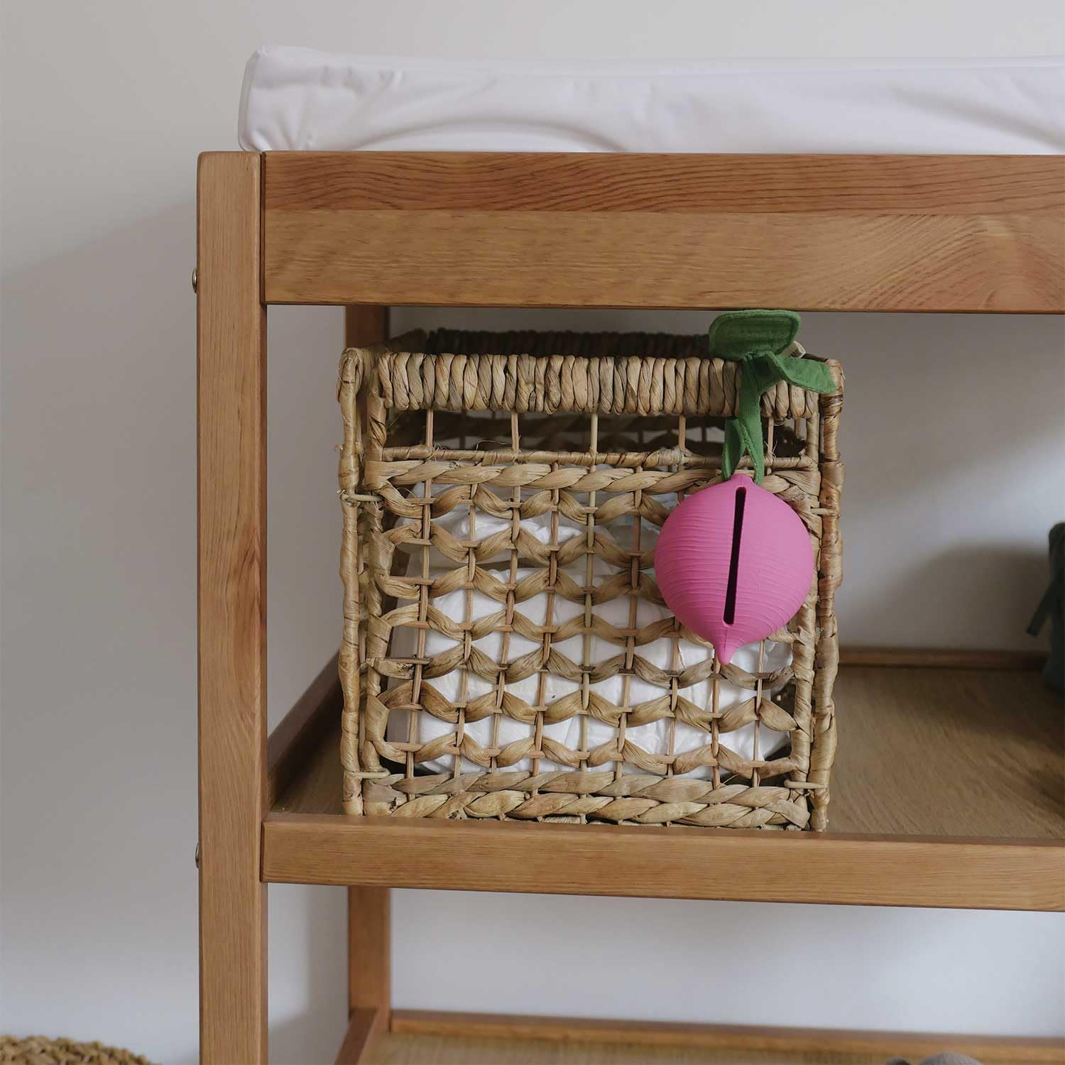 Oli & Carol - Boîte à Sucette en caoutchouc naturel - Cadeau pour parents et bébés - Ramona the Radish