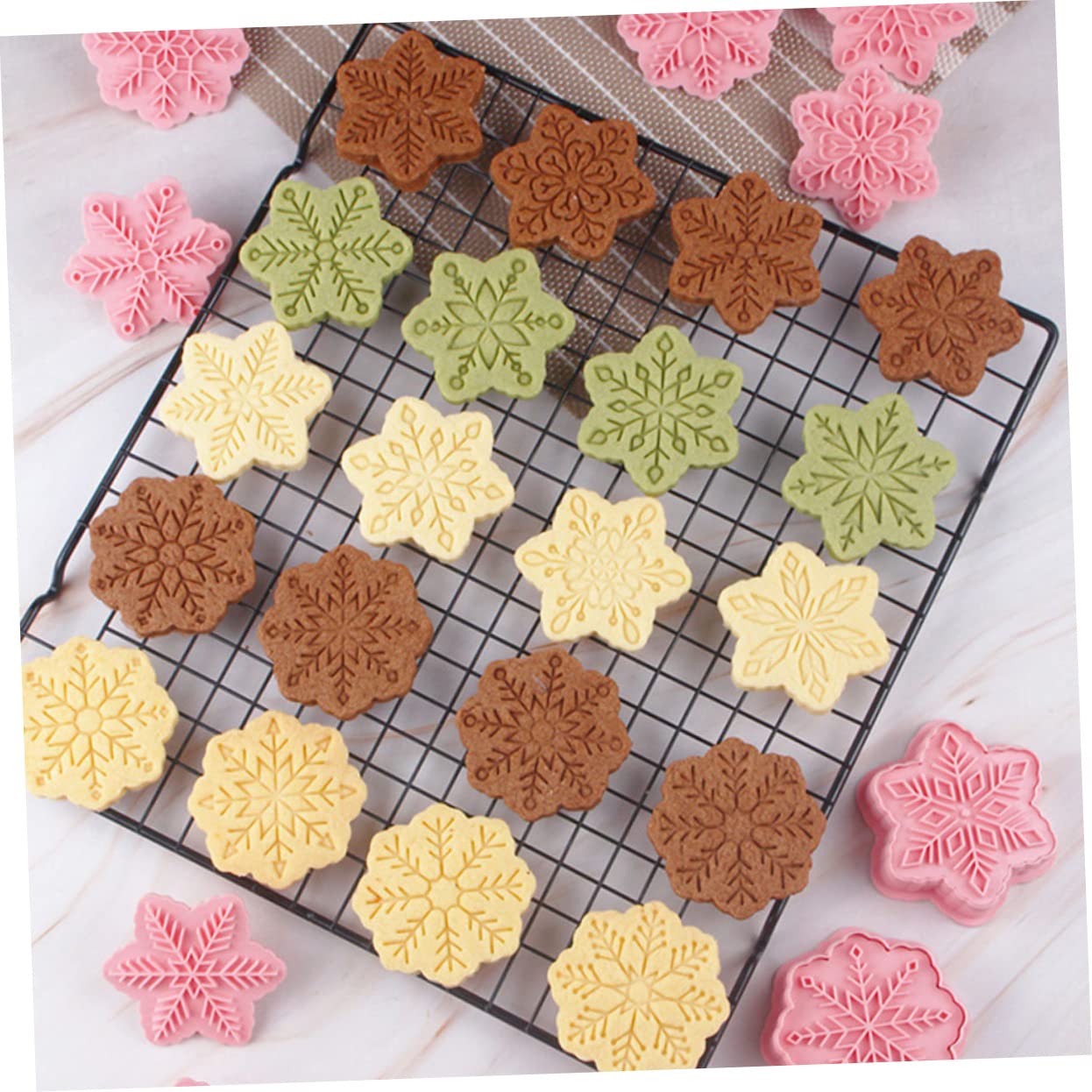 PRETYZOOM 4 Sätze Schneeflocken-schablone -ausstecher Schneeflocken-ausstecher Mini-kekse Ornamente Weihnachtsbacken Weihnachts Backform Backzubehör Pp Keksform Rosa 18 Stück * 4