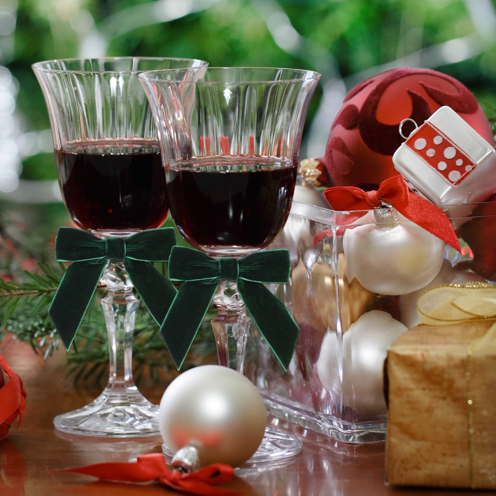 24 lazos de Navidad de terciopelo verde para árbol de Navidad y corona, 3.5 x 3.5 pulgadas, lazos de cinta de nailon de alta calidad con lazo de alambre giratorio, decoración de boda