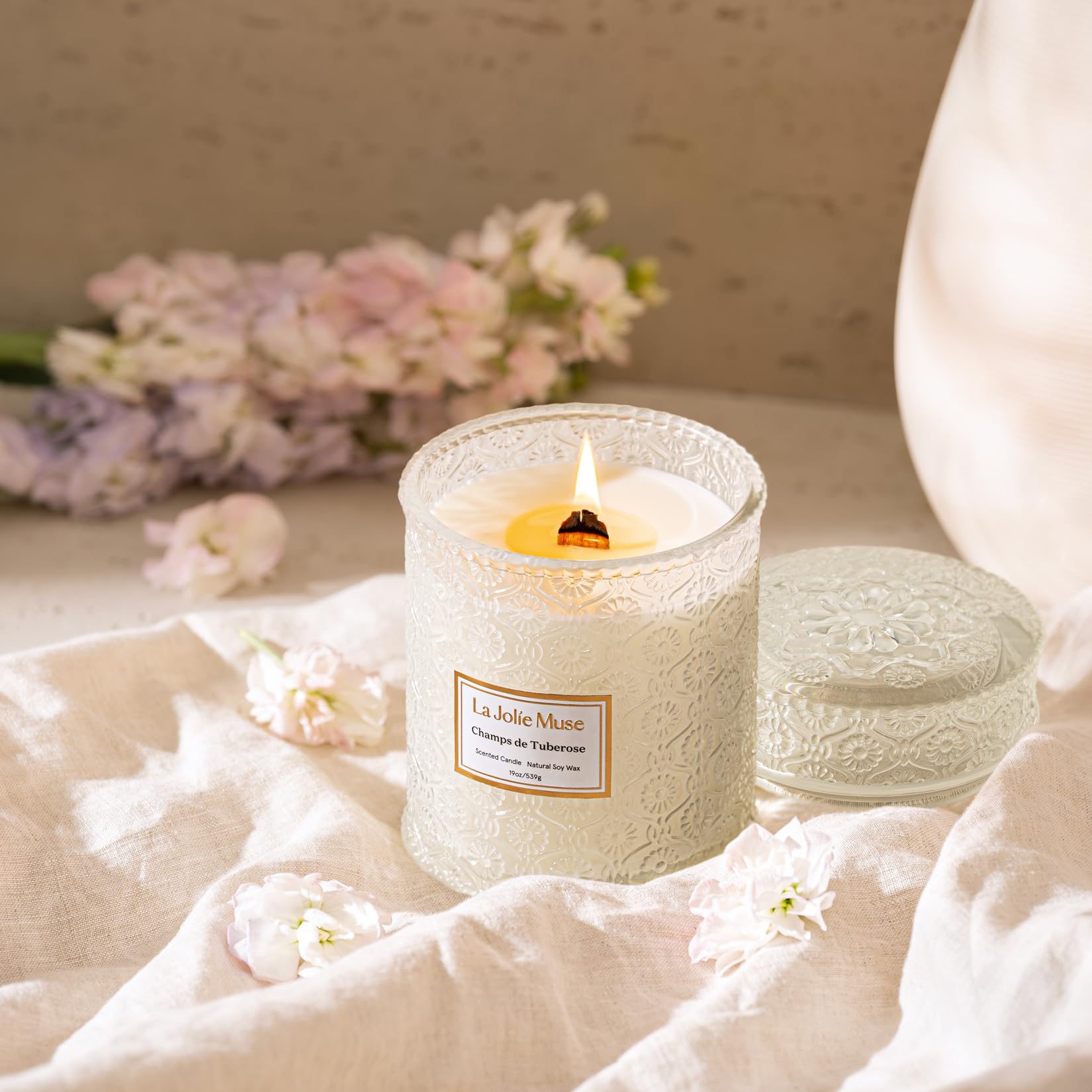 La Jolíe Muse Duftkerze im Glas, Gardenie & Ylang-Ylang Duftkerze, 539g, Natürliche Kerze für zu Hause, 90 Stunden Brenndauer,Weihnachten Geschenk Kerze