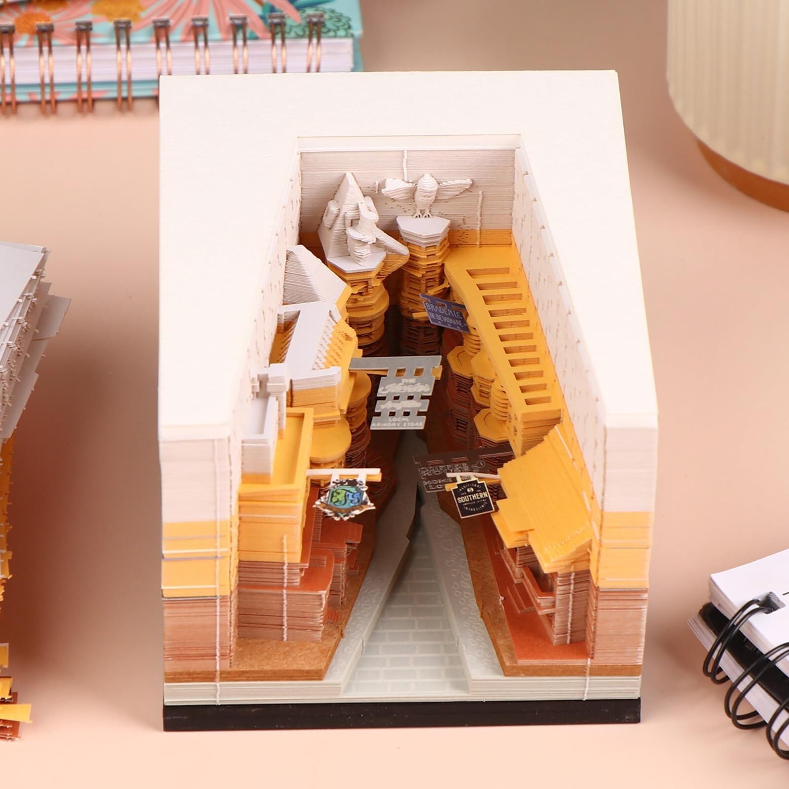 Monatlicher Tischkalender Kalender 2026, Schreibtisch-Notizblock mit 3D-Katzenmotiv aus Papier, Geschenkidee Rezeptionisten-Zubehör(Diagon Alley,With Light)