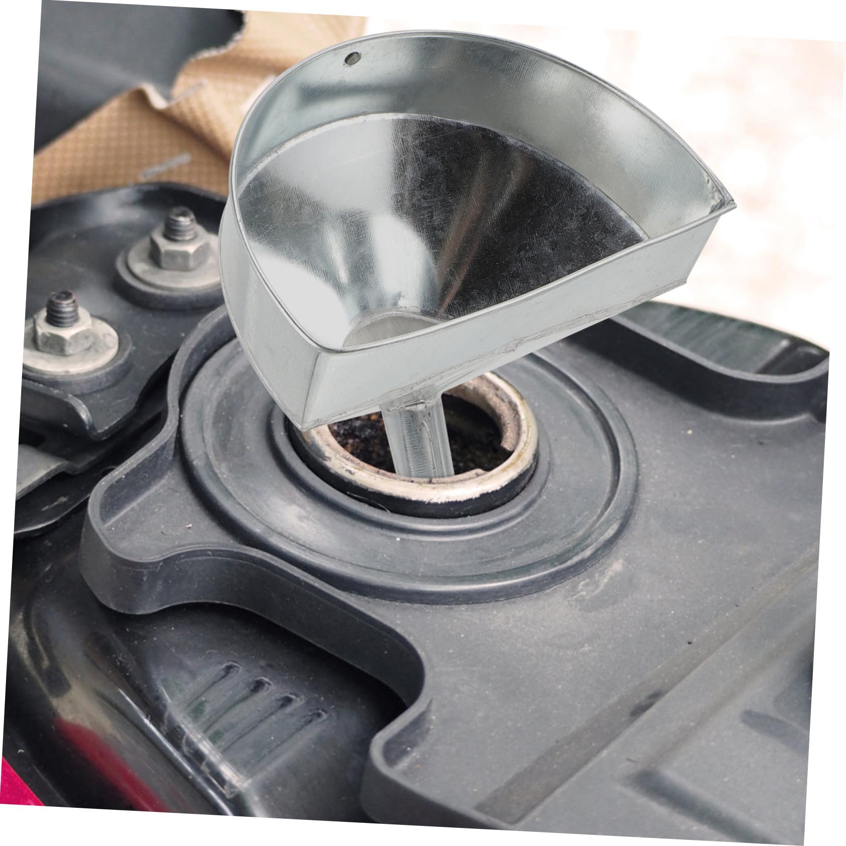 HANABASS Imbuto Carburante Auto Moto in Ferro Zincato con Filtro Acciaio Resistente Inclinato Antigoccia Tubo per Riempimento Benzina Diesel Sicuro e Durevole