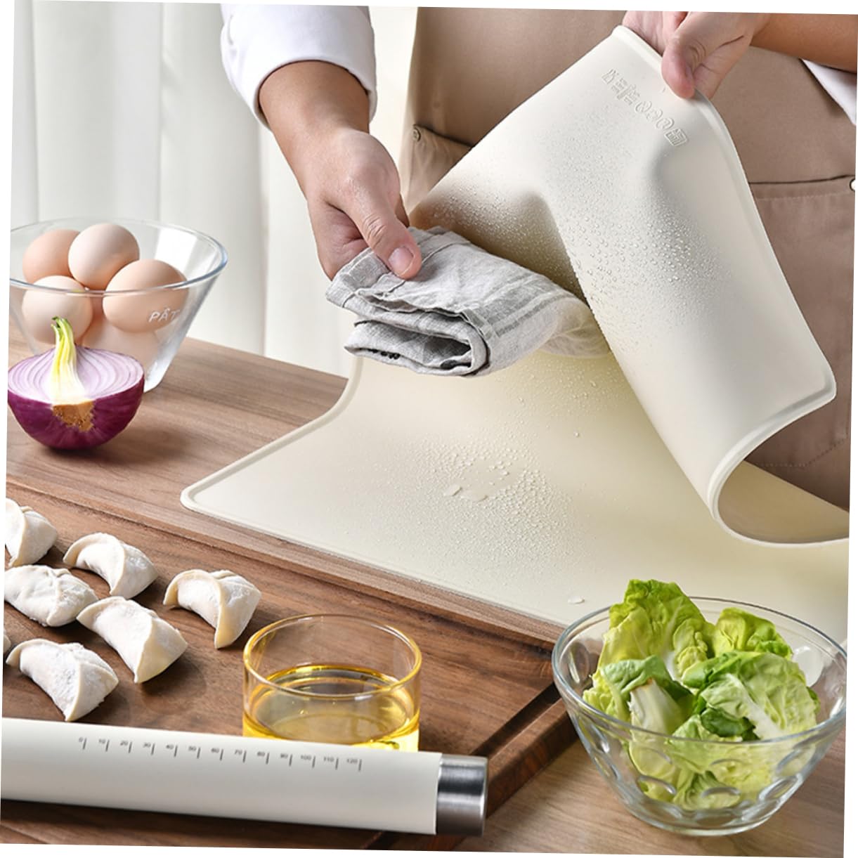 MAGICLULU Rutschfeste Silikon Backmatte mit Edelstahl Teigroller Beige Leicht zu Reinigen für Brot und Kuchen
