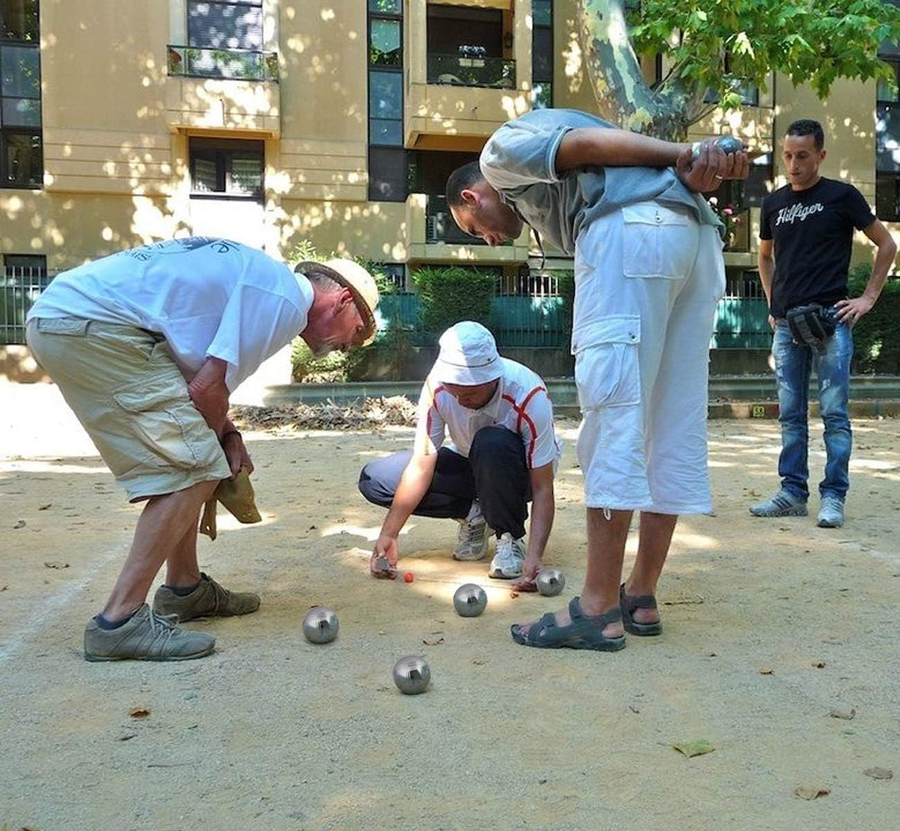 Homewit Boule Set mit 8 Metall Kugeln, Profi Boccia Kugeln mit Tragetasche, Petanque Set für Erwachsene, Gartenspiel Outdoor für Familie, Strand, Camping & Freizeit