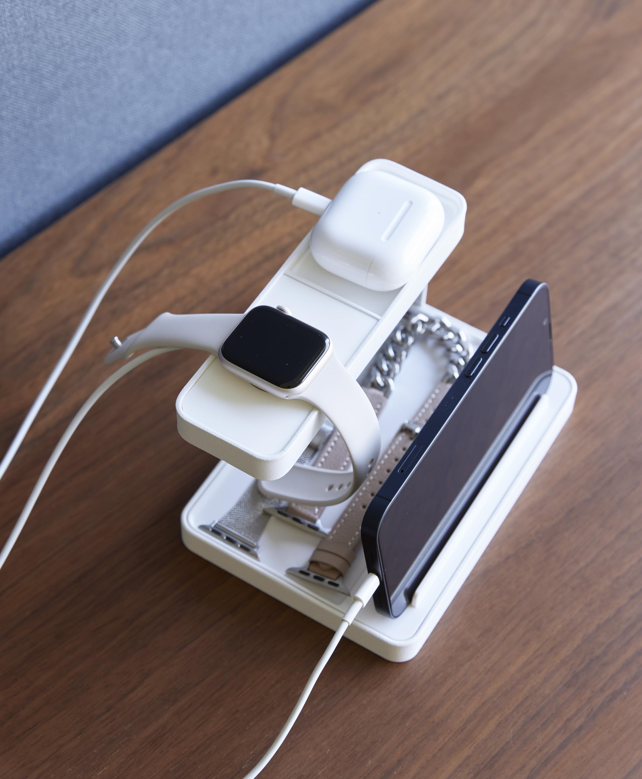 YAMAZAKI 1871 TOWER Smartphone & Device Charging Stand, white, Steel / ABS Resin / Silicone, 16 x 11.6 x 10 cm