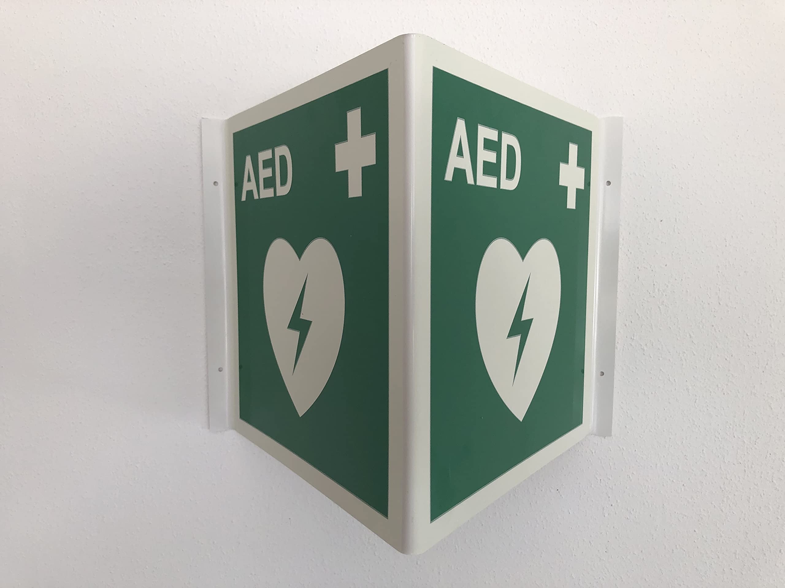 Saver One AED Defibrillator SA1 (SVO-B0001) (halbautomatische Schockauslösung) mit Metallwandkasten und AED-Standortwinkel