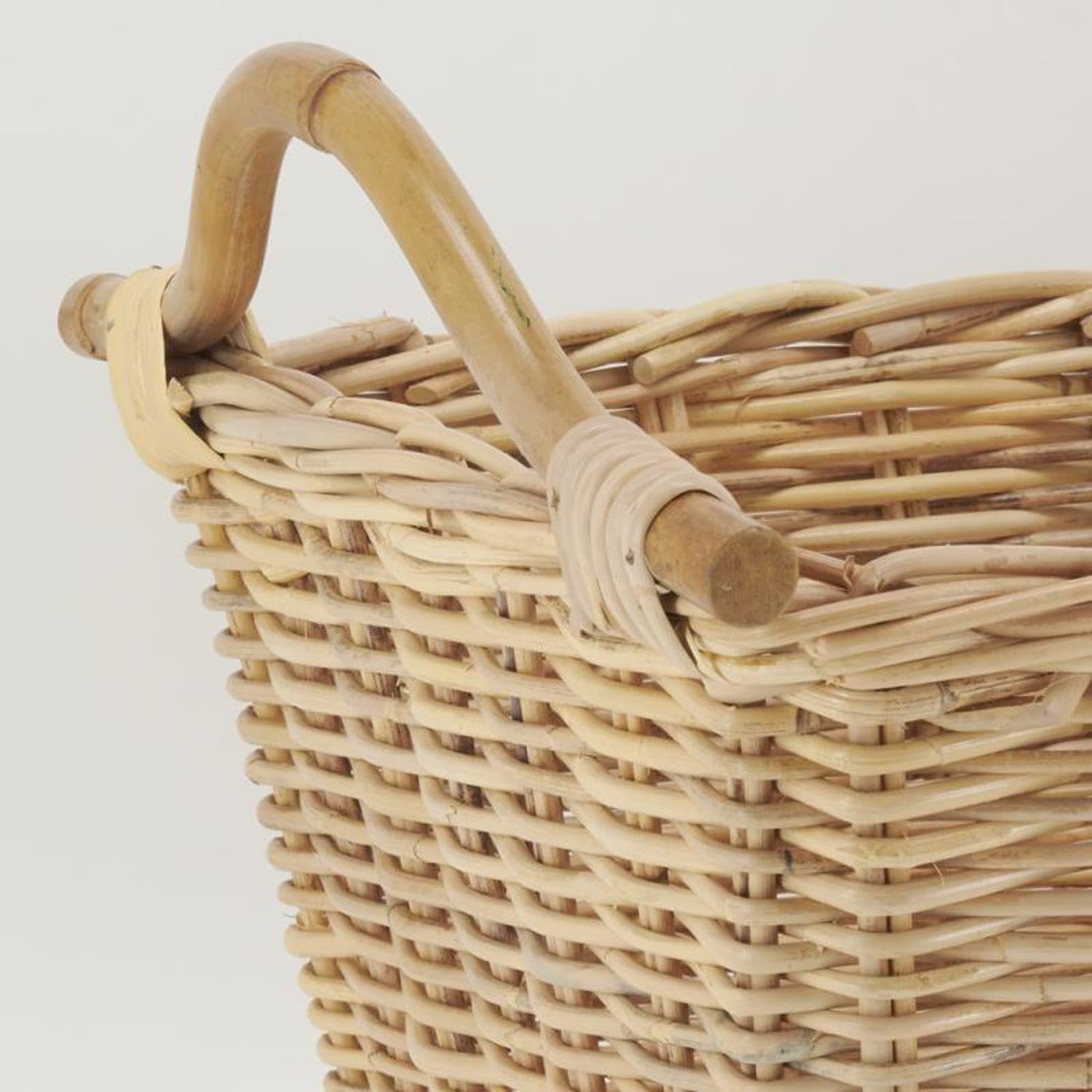 AUBRY GASPARD - Corbeille à Linge en Rotin Naturel Rectangulaire - Dimensions 60 x 45 x 32 cm - Tressage Poelet avec Anses - Légère et Pratique pour Rangement de Linge - Élégance Rustique pour Maison