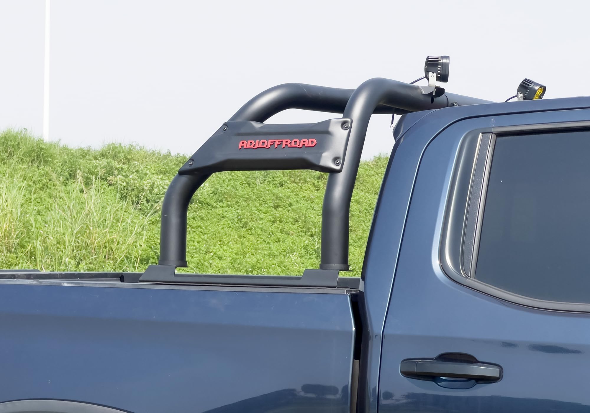 トヨタ・タコマ TRD PRO ブラック ウィズ ロールバー+スポットライト