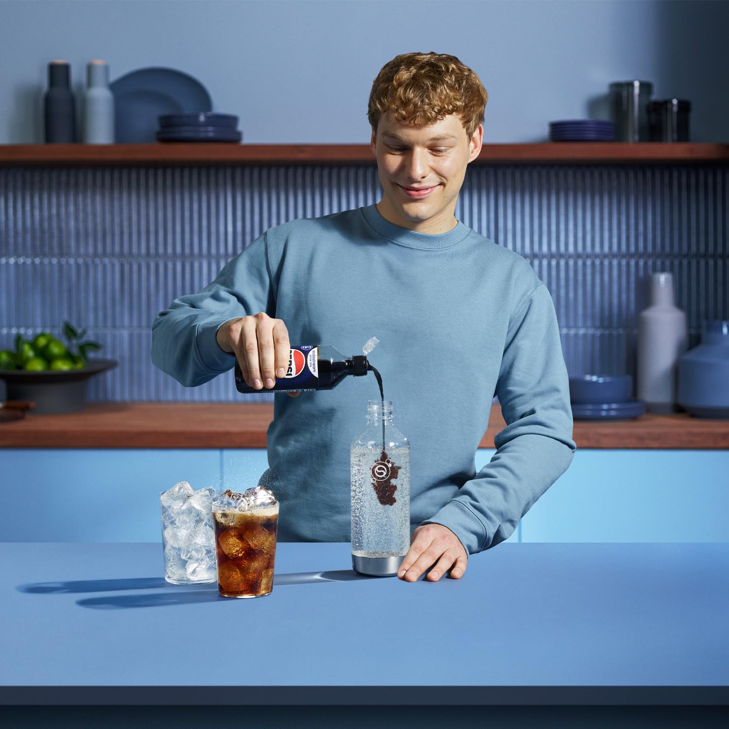 SodaStream Syrop Pepsi Cola – 1 x butelka daje 9 litrów gotowego napoju, przygotowany w kilka sekund i zawsze świeży, 6 sztuk w opakowaniu (6 x 440 ml)
