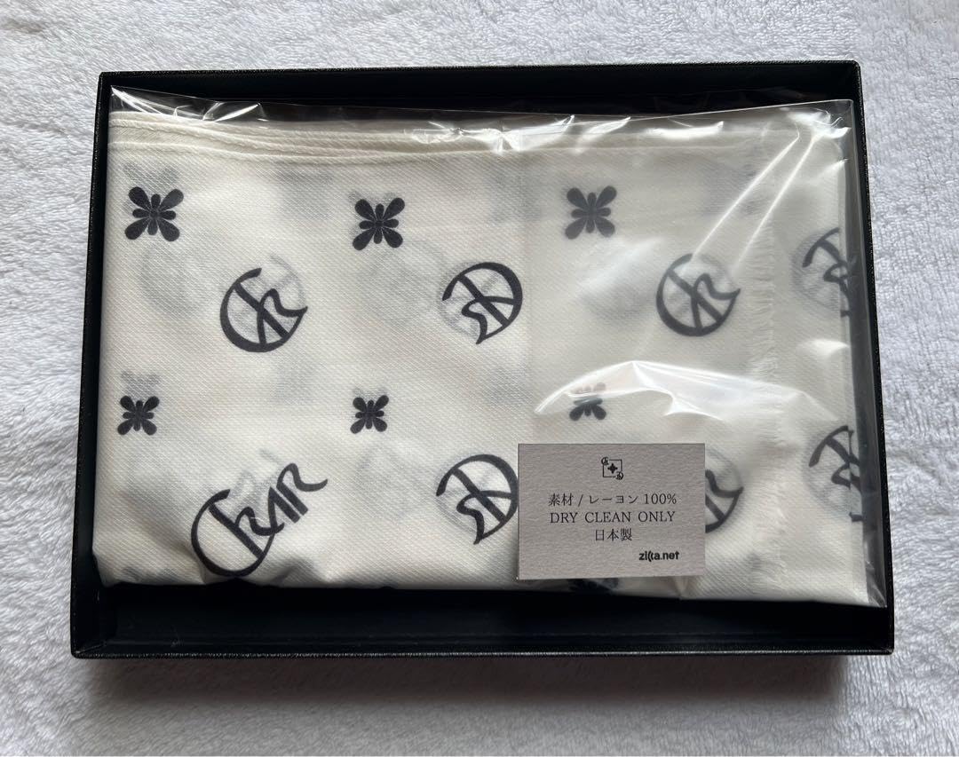 Amazon.co.jp: CHAR MONOGRAM STOLE ZICCA シンメトリー柄 : ホーム 
