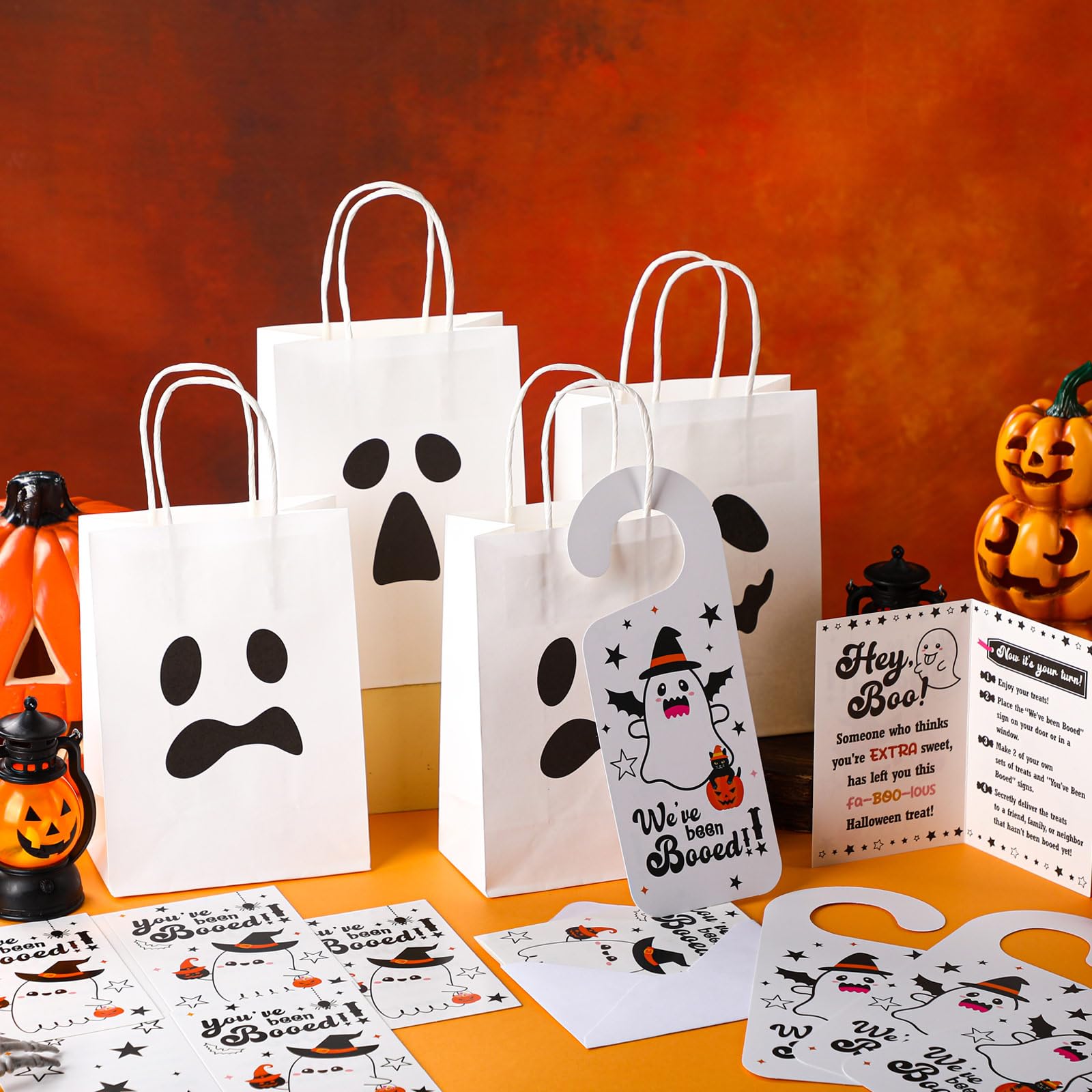 Resholder Set di 24 sacchetti regalo di carta con fantasma di Halloween con 24 sacchetti regalo Boo, 24 cartoncini, 24 ganci per maniglie, 24 buste per vicini e amici (classici)