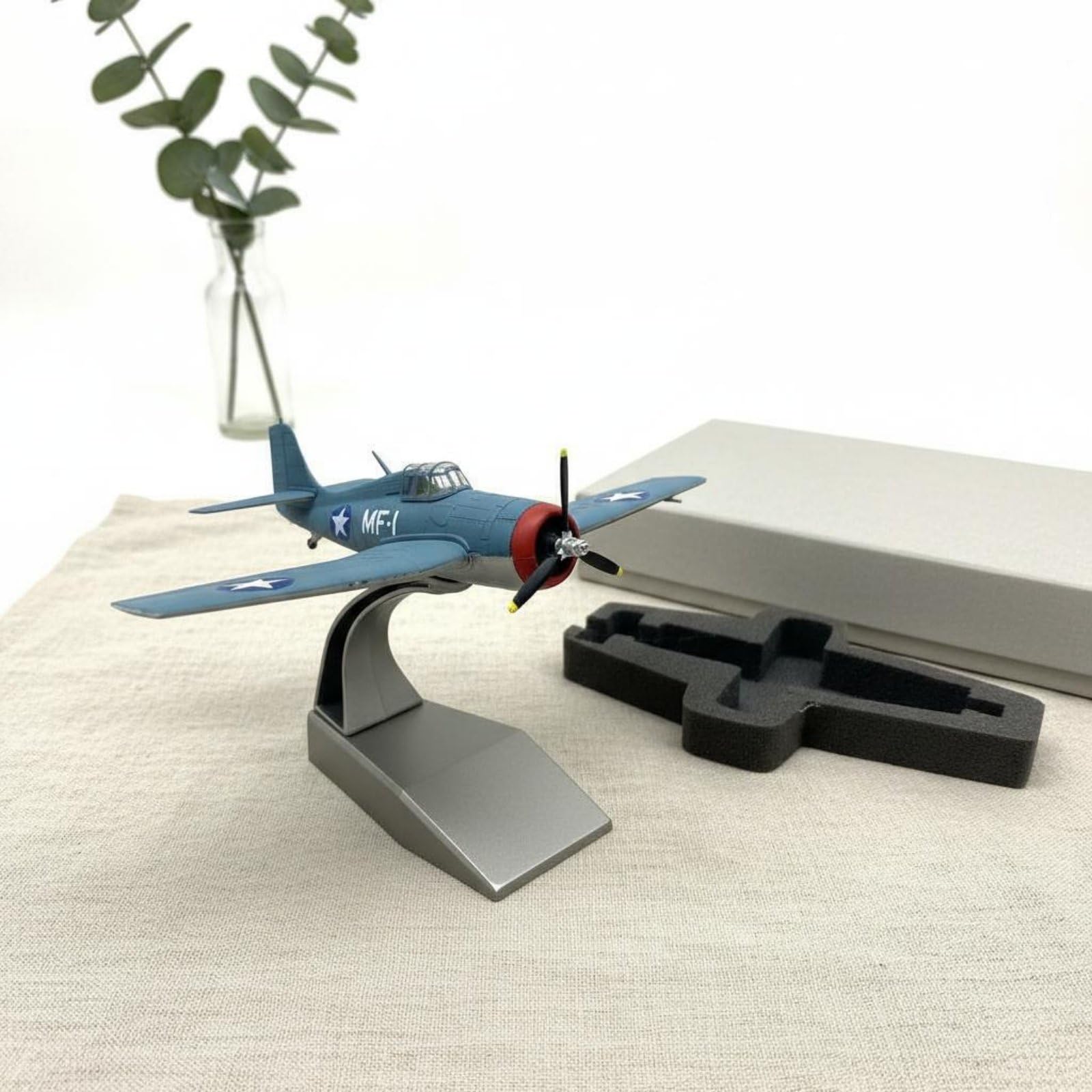 Modello Aereo F 4F Aereo da Caccia Miniatura Diecast in Lega con Supporto per Profilo Storico da Collezione Adatto per Studio Ufficio Vetrina