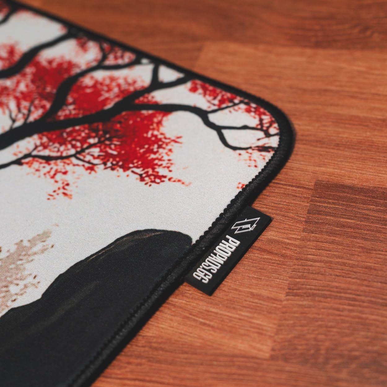 XXL PROPADS Premium Gaming Mousepad in diversen Styles gedruckt in Hamburg - Gaming-Mauspad, rutschfestes Gummi, Starke Umkettelung, einfach zu reinigen (Crimson Temple)