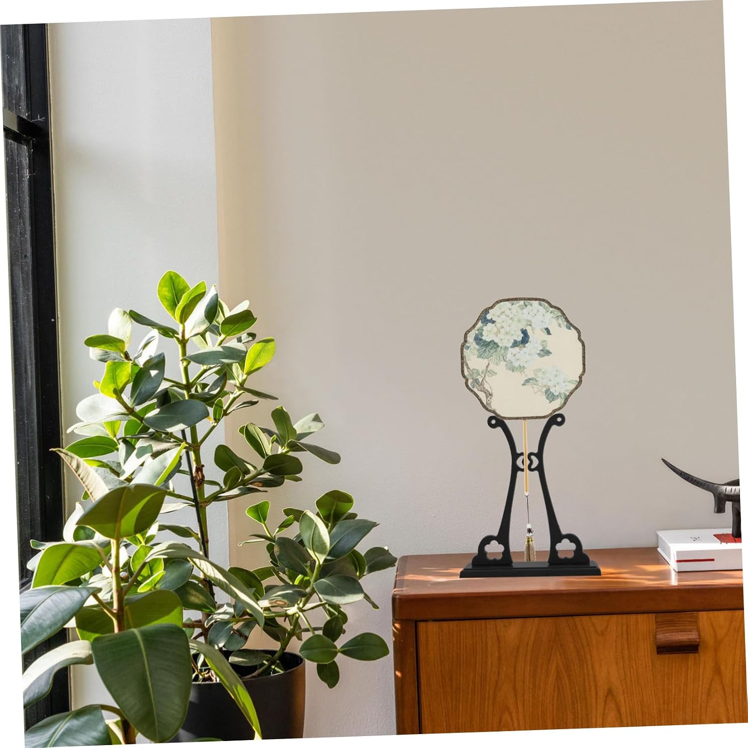 Chinese Style Round Fan Holder Stand Traditional Antique Folding Fan Rack for Home Office and Events Lightweight Easy to Use of Chinese Culture