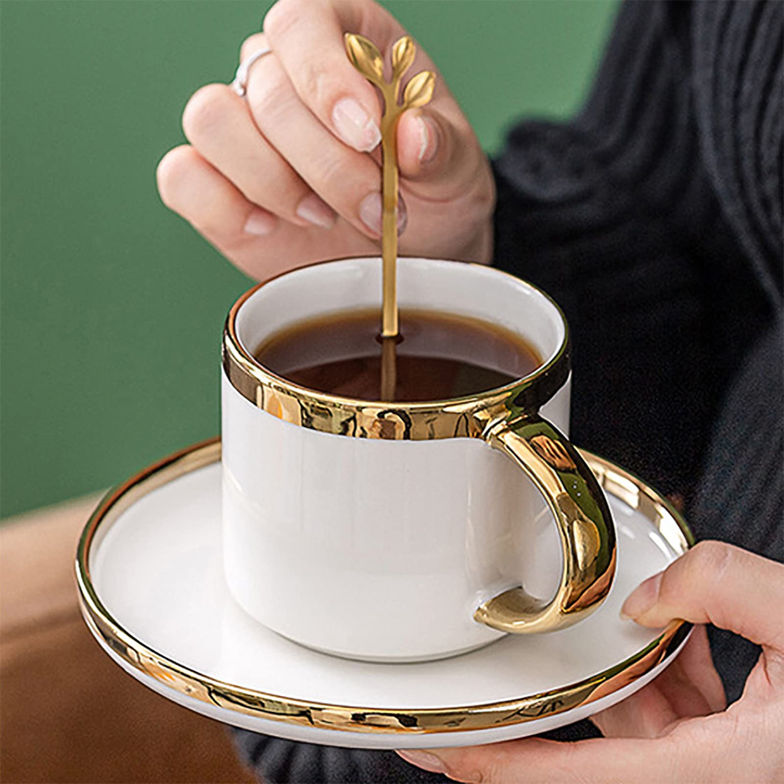 Générique Service à Thé en Porcelaine Mate à Bordure Dorée, 20 Pièces