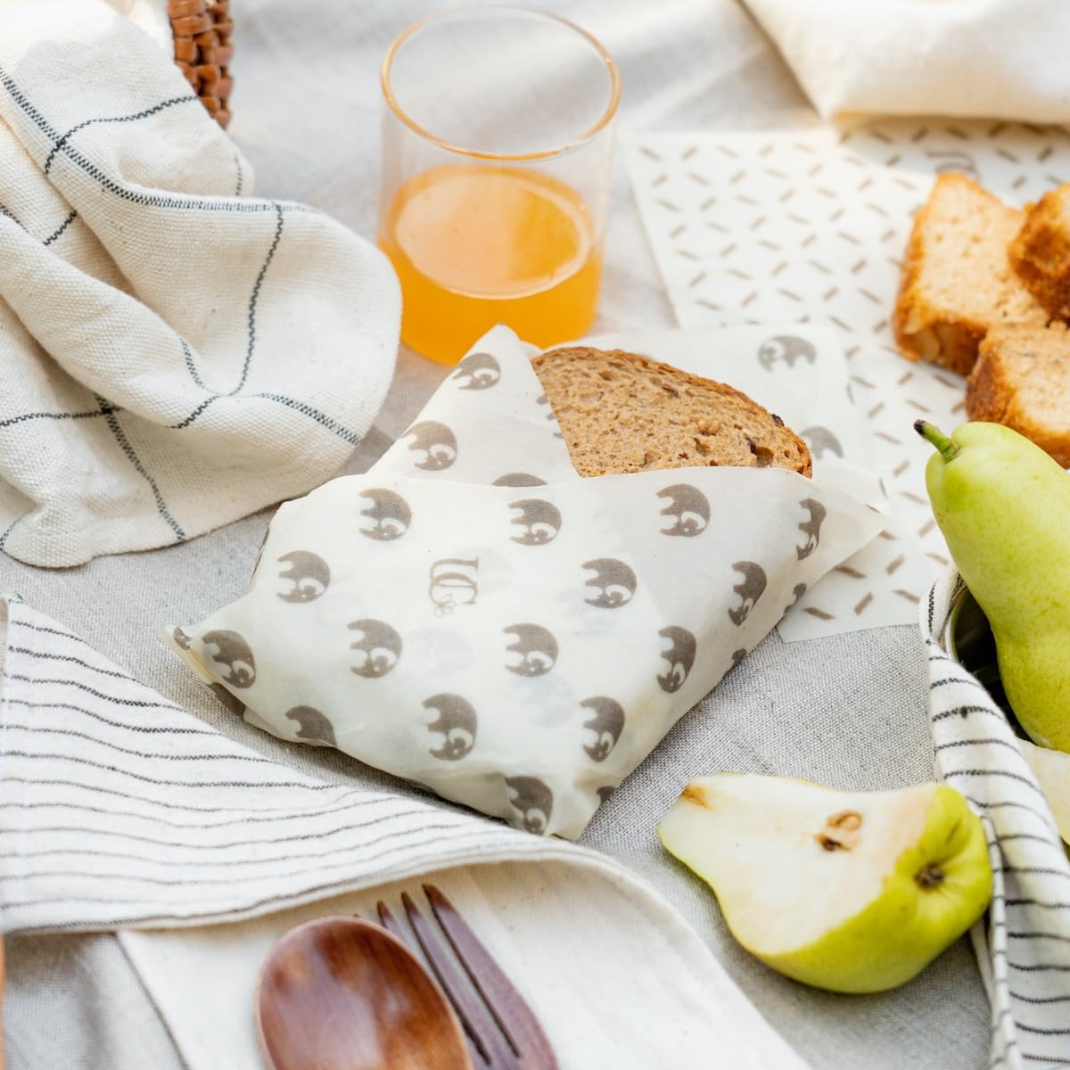 UC Urban Creative Madhu Wrap Reusable Beeswax Food Wraps | Set of 2| Organic Cotton | Plastic-Free Eco-Friendly Wraps for Rotis, Sandwiches, Fruits & Vegetables | Medium 10"x12" (25x30 cm) | 1