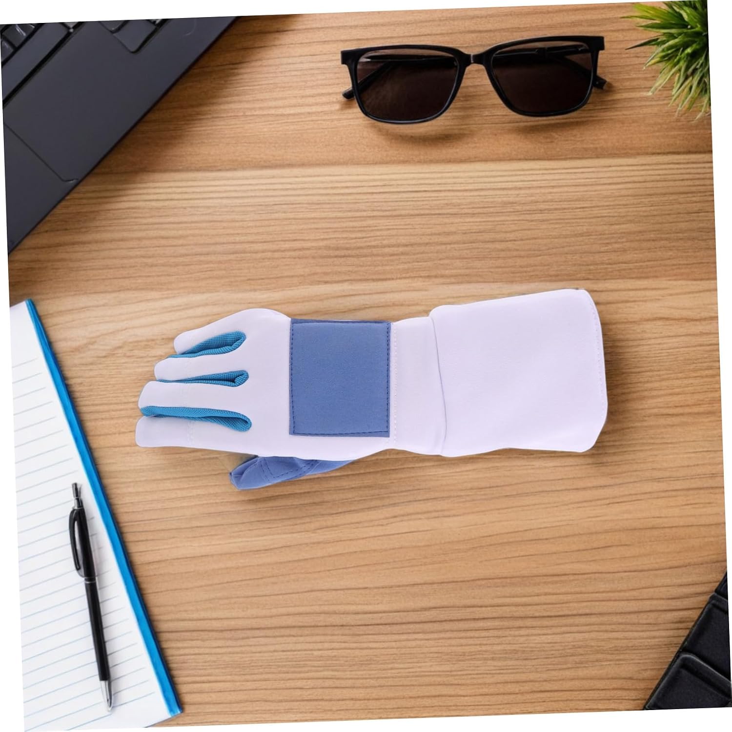 Hemoton Fencing Practice Gloves for Athletes, Padded Nylon PU Grip Handwear