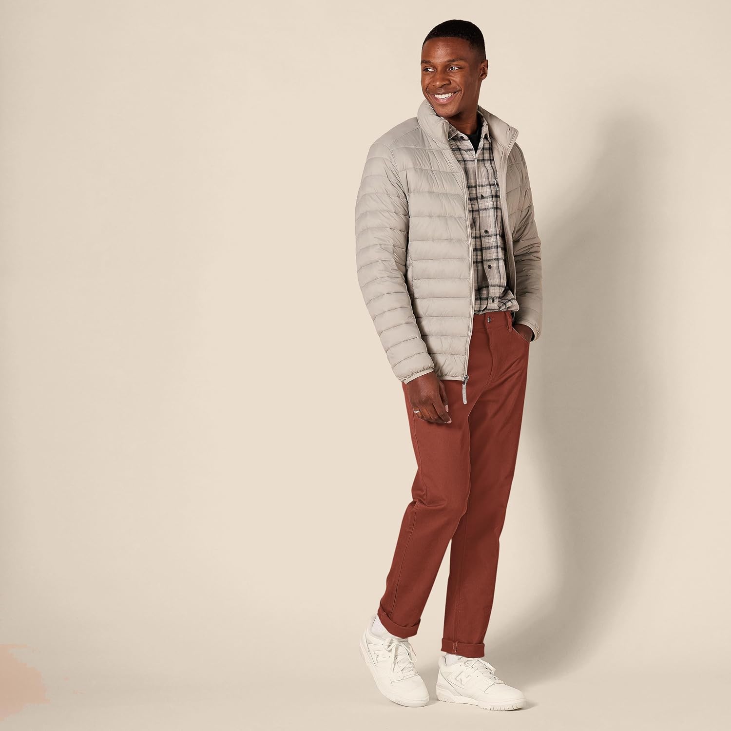 Amazon Essentials Men's Athletic-Fit Pants, 5-Pocket Stretch Twill Work, Big & Tall - Image 4