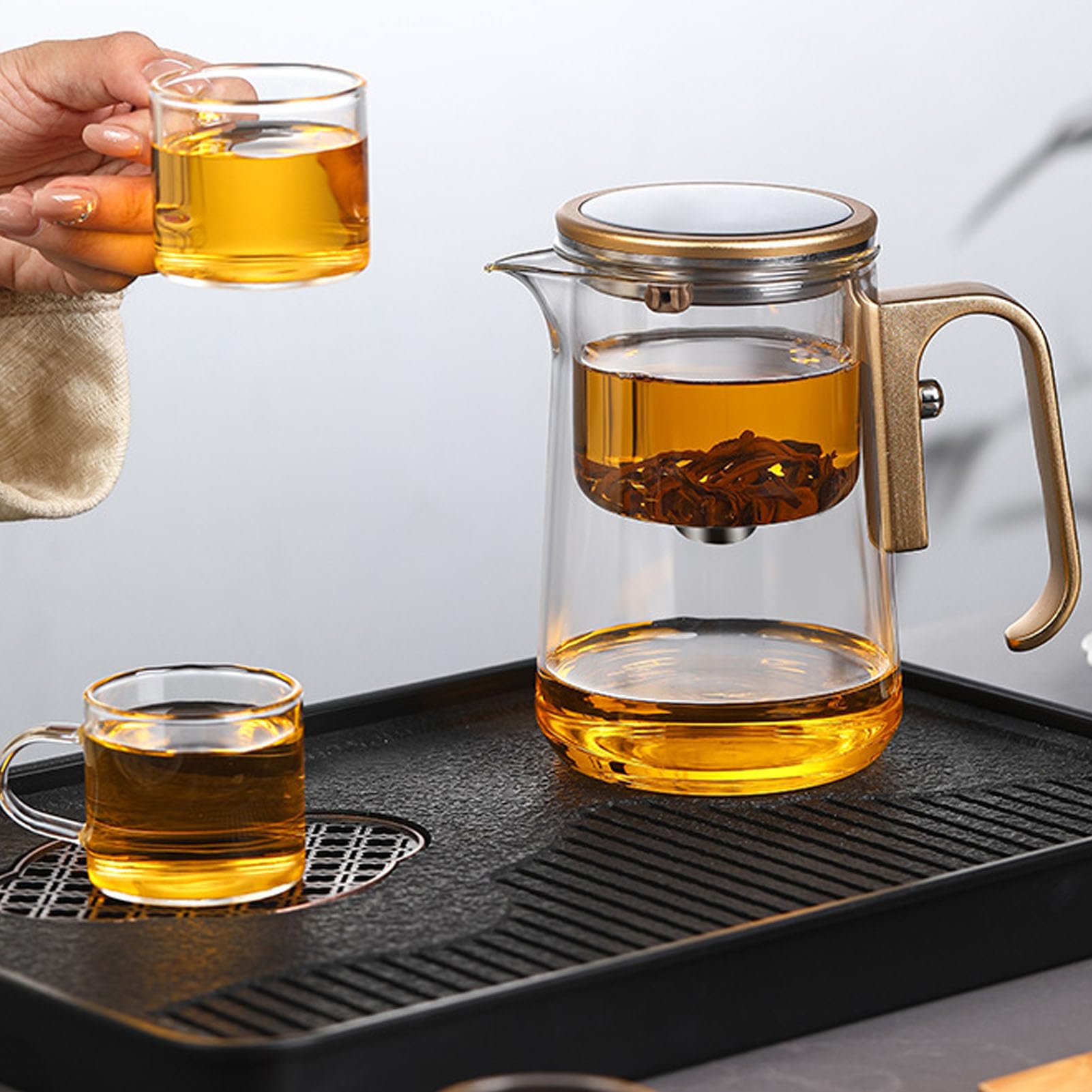 Glas-Teekanne, 800 Ml, Transparentes Design, Benutzerfreundlich, Leicht zu Reinigen, Wassertrennfunktion, Ergonomische Magische Teekanne mit Sieb für Losen Tee, Teebereiter