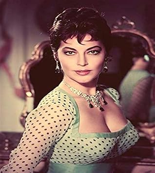 Posterazzi DAP11915 Ava Gardner - Green Dots Photo Print, 8 x 10, Multi