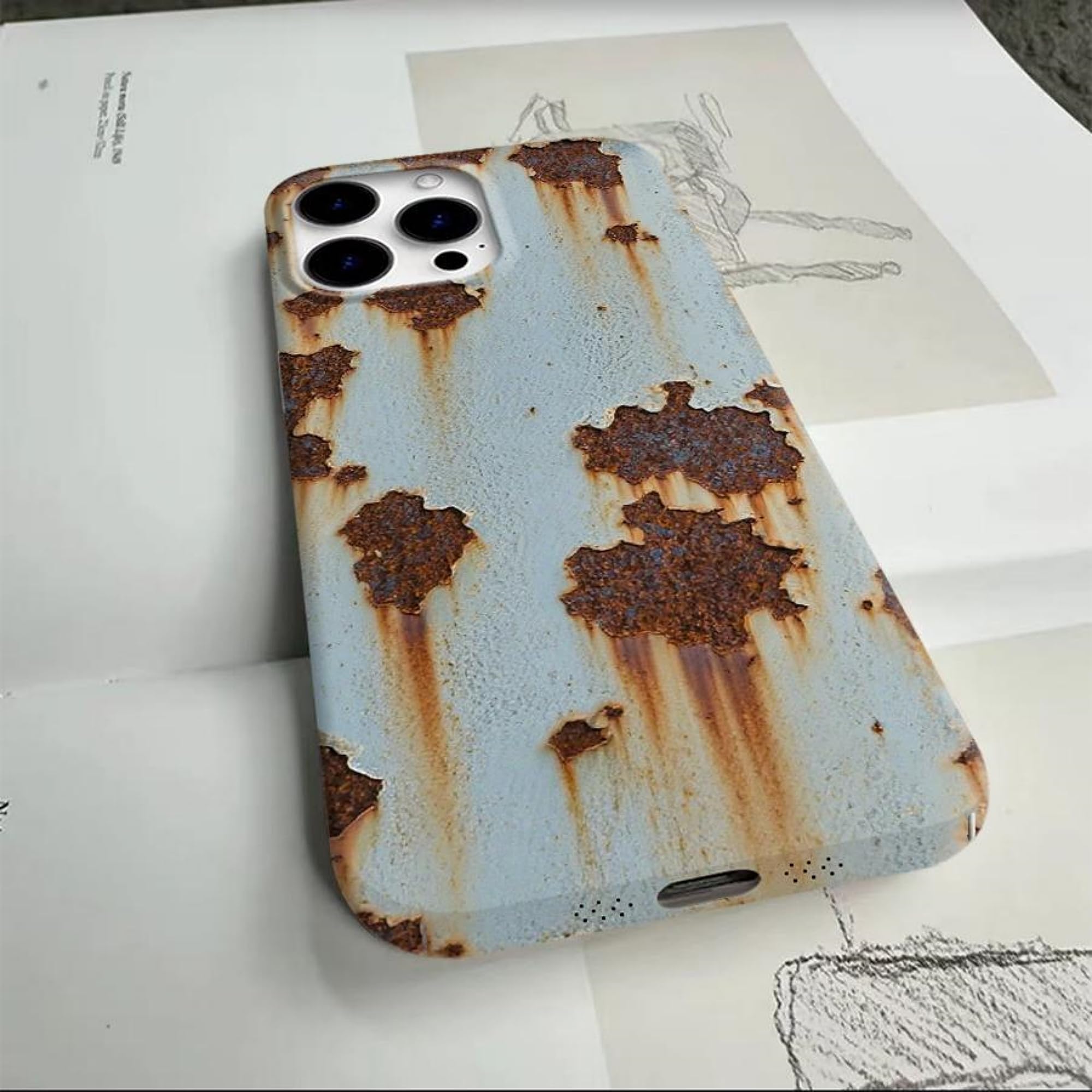 Amazon.co.jp: ヴィンテージ 錆びた外観のスマホケース iPhone 16/15